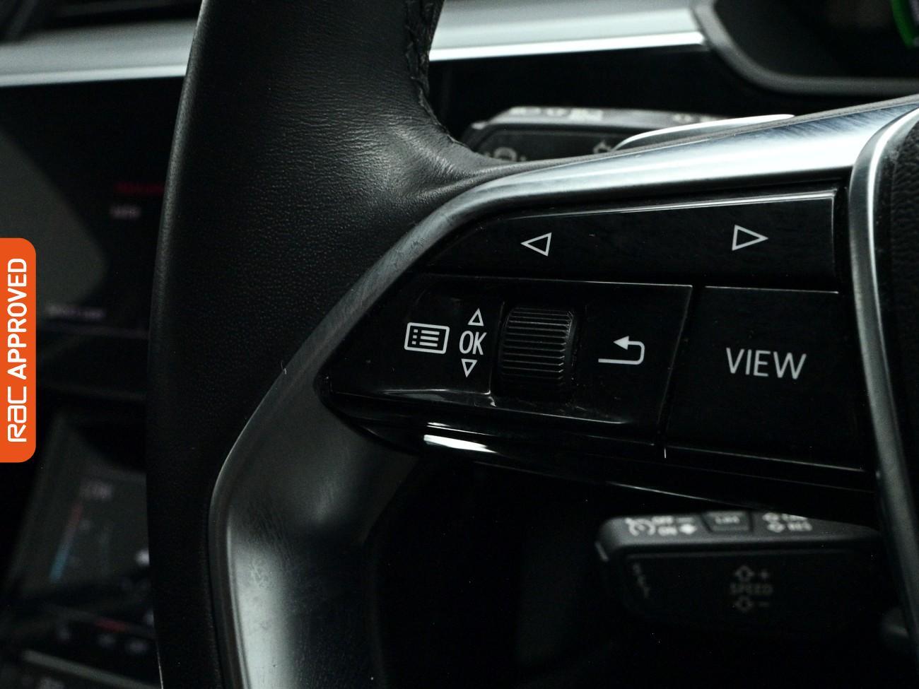 Audi E-Tron view 27
