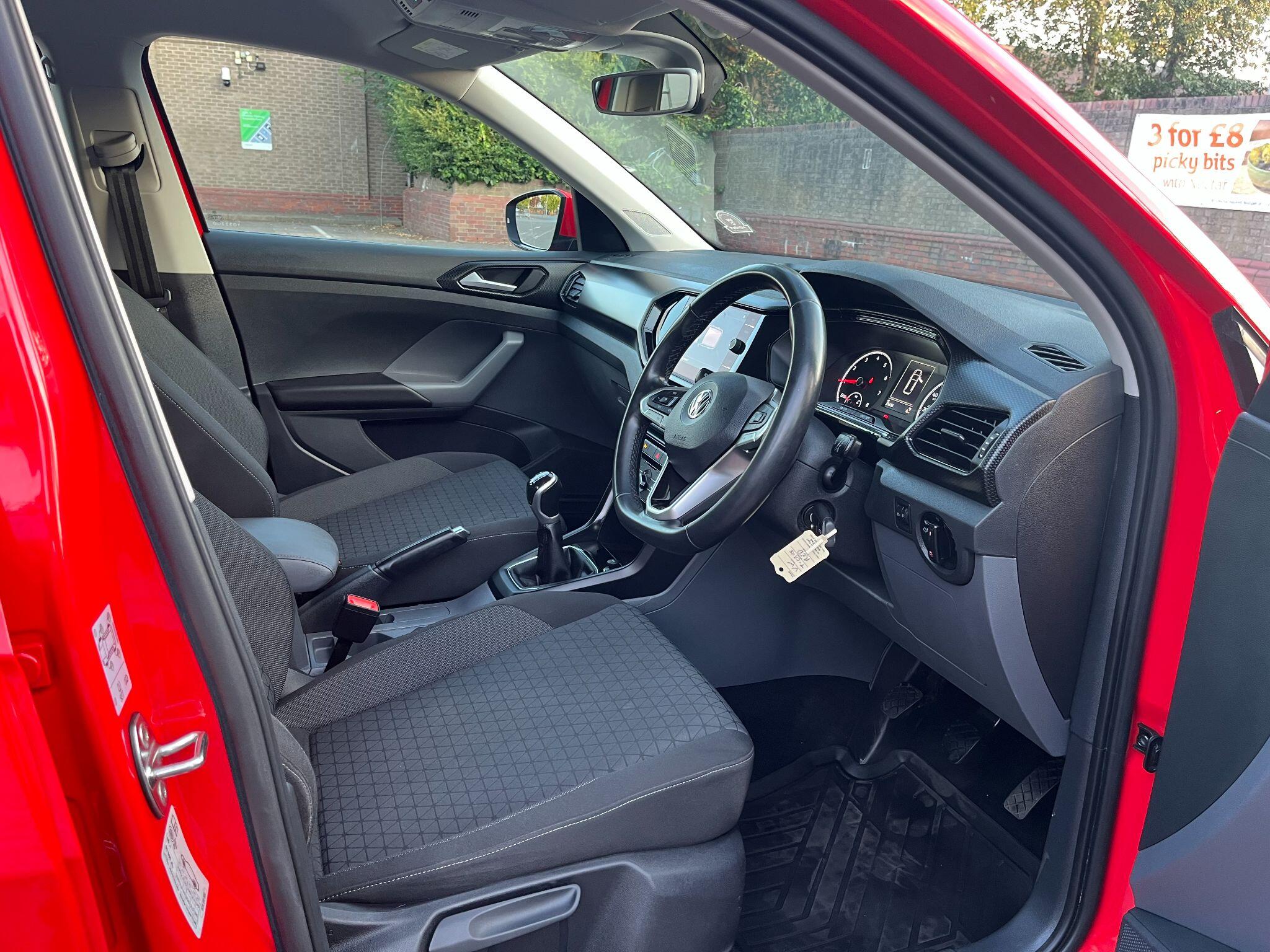 Volkswagen T-Cross view 14