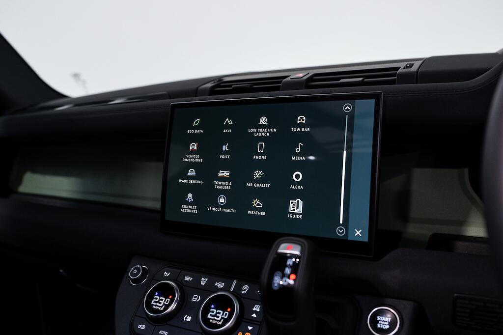 Land Rover Defender view 23