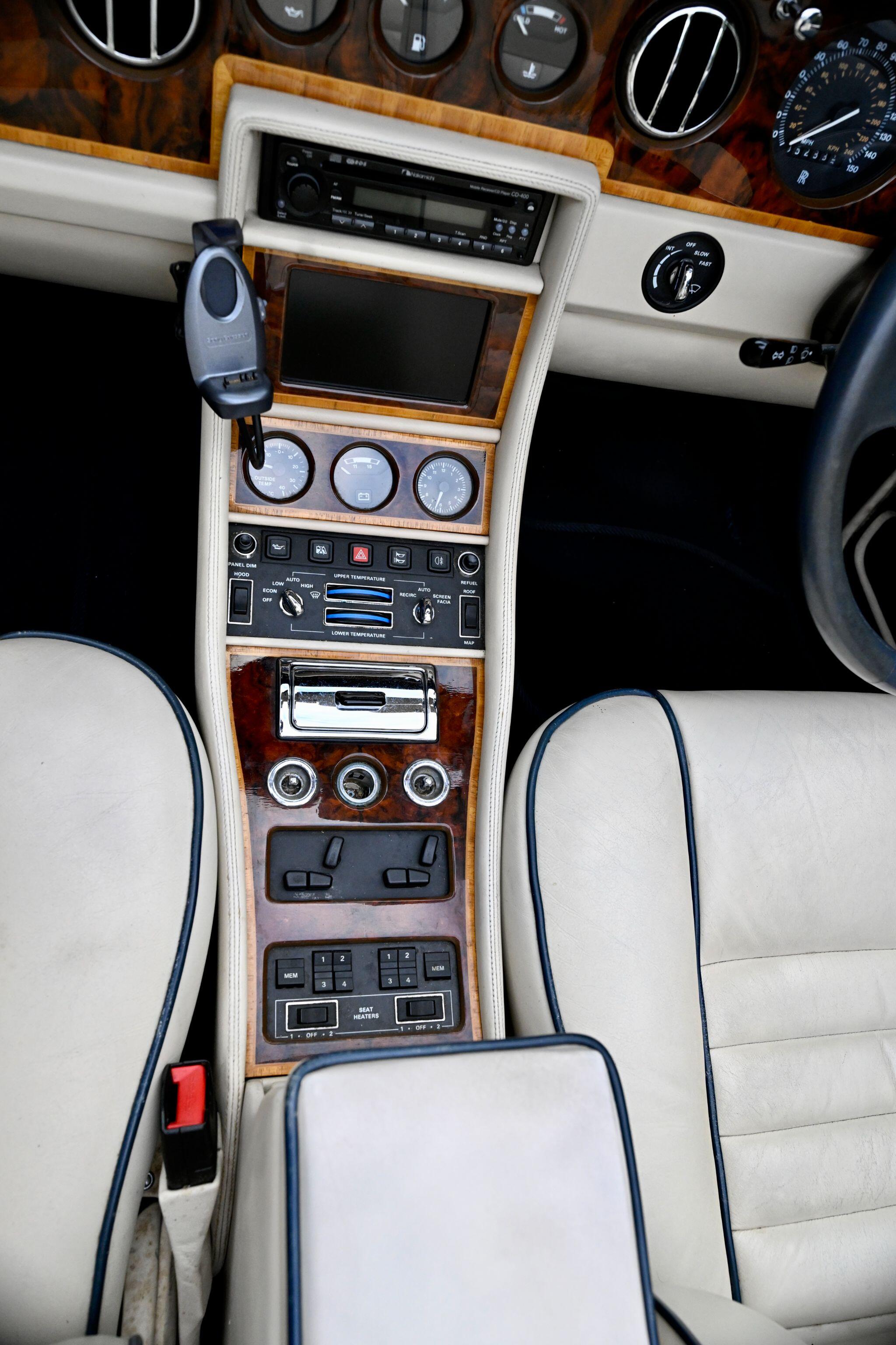 Rolls-Royce Corniche view 83