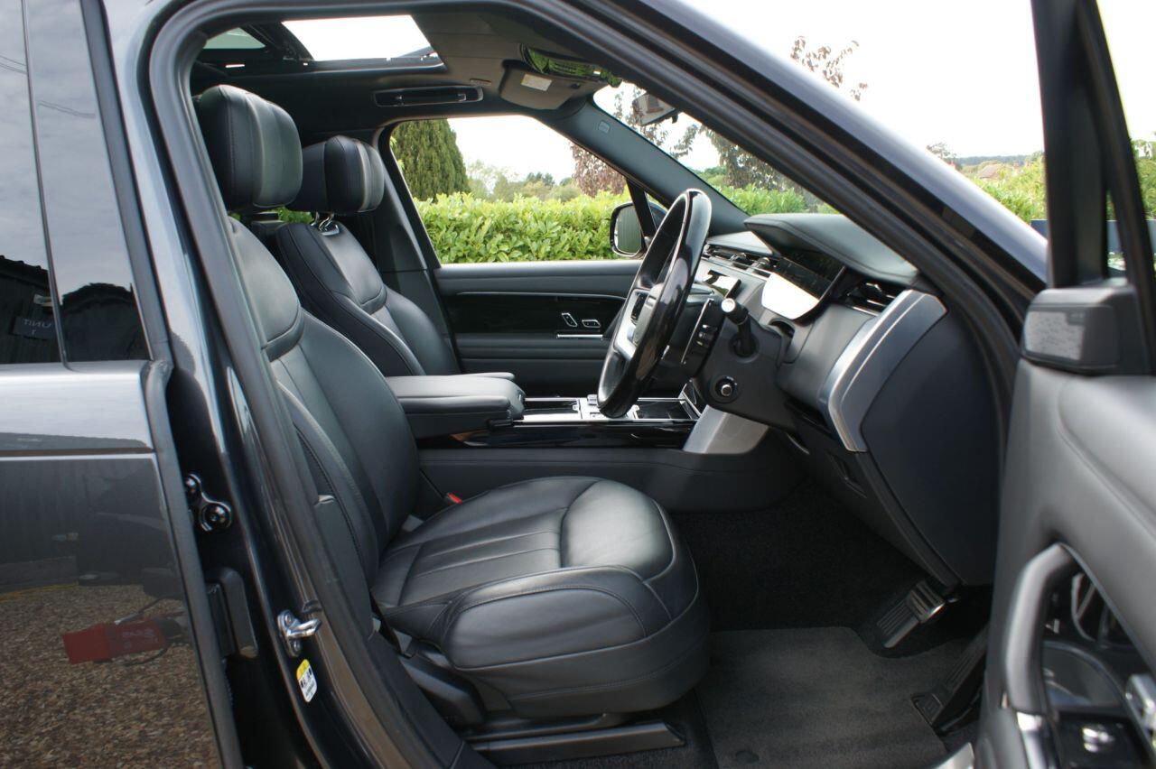 Land Rover Range Rover view 52
