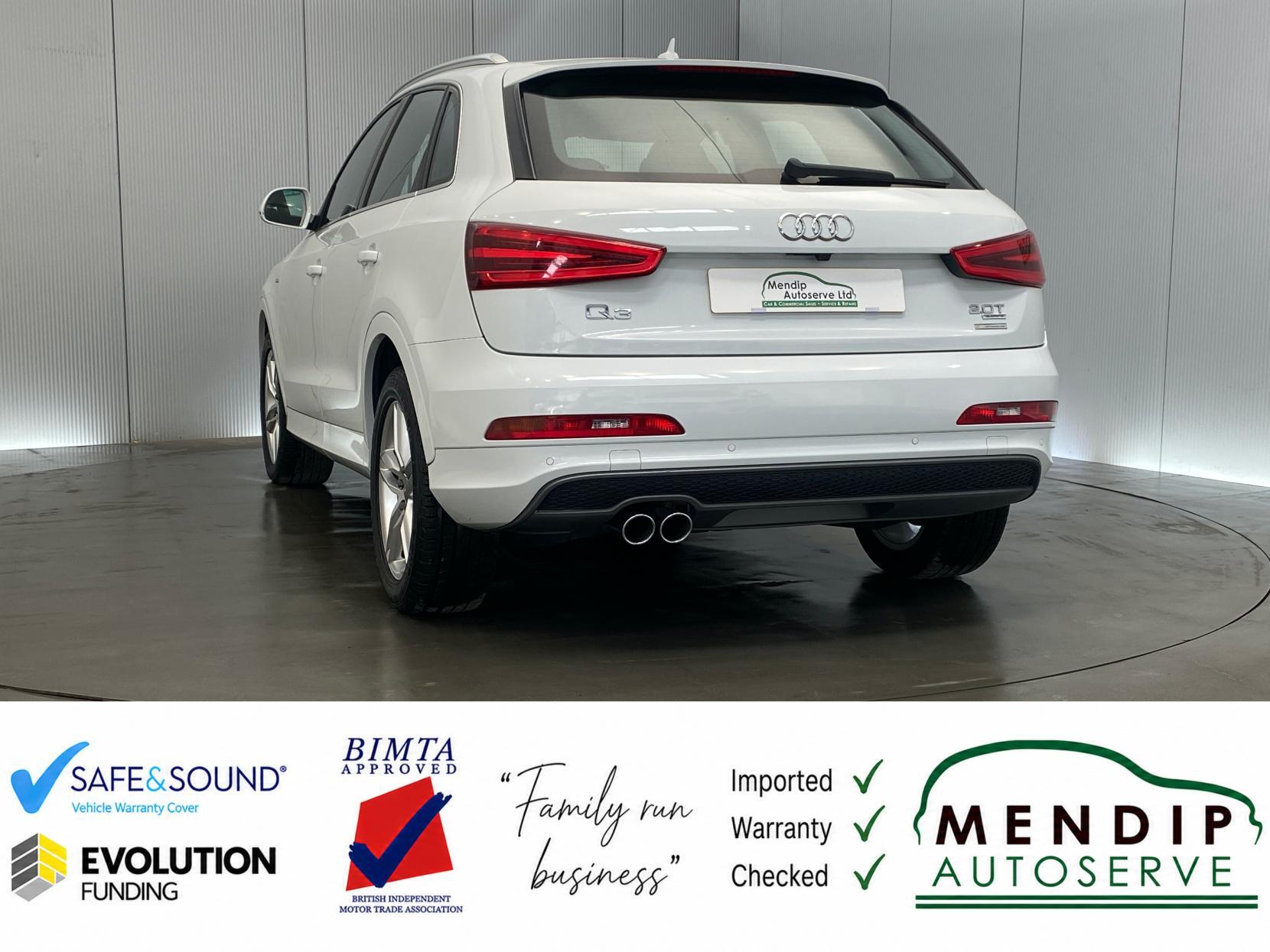Audi Q3 view 8