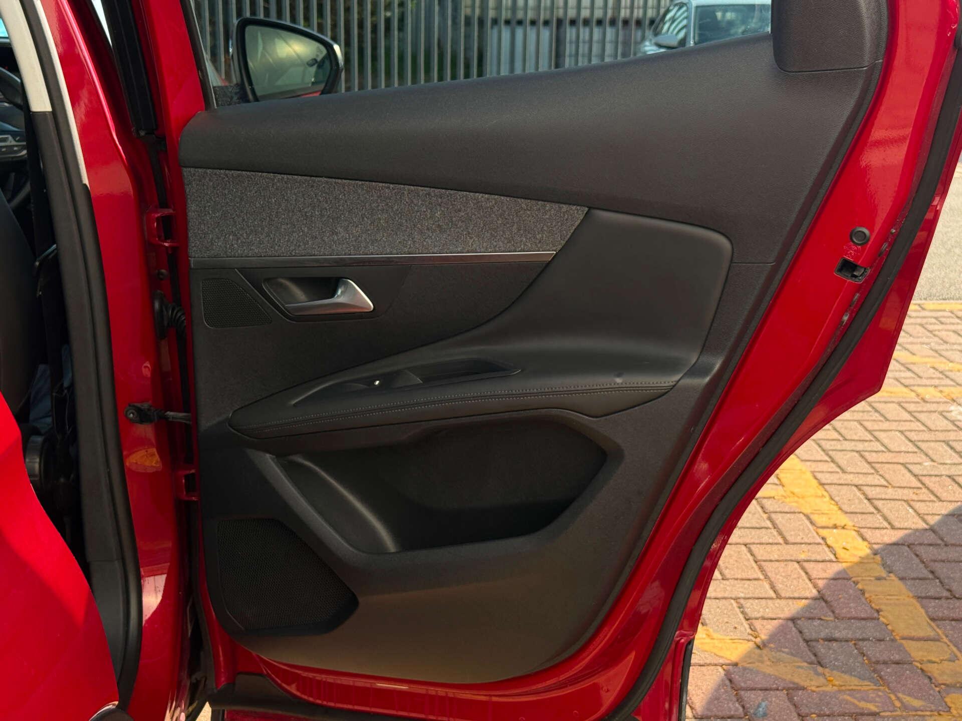 Peugeot 3008 view 25
