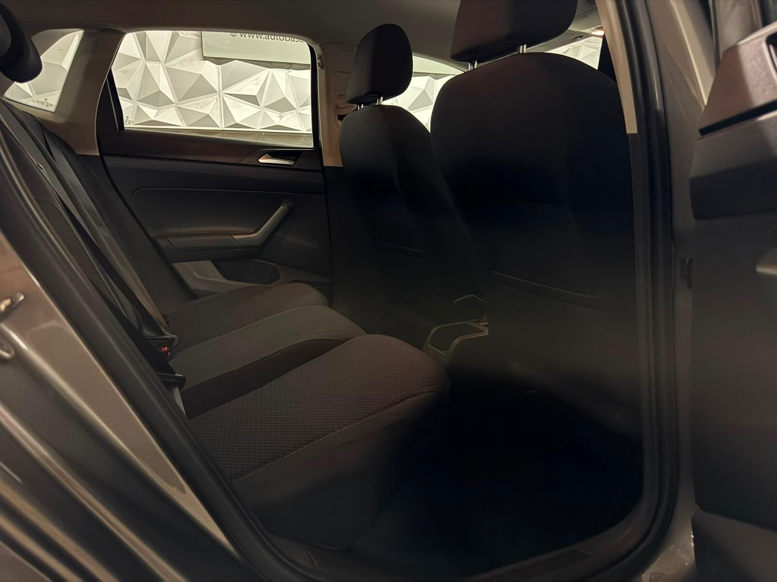 Volkswagen Polo view 17