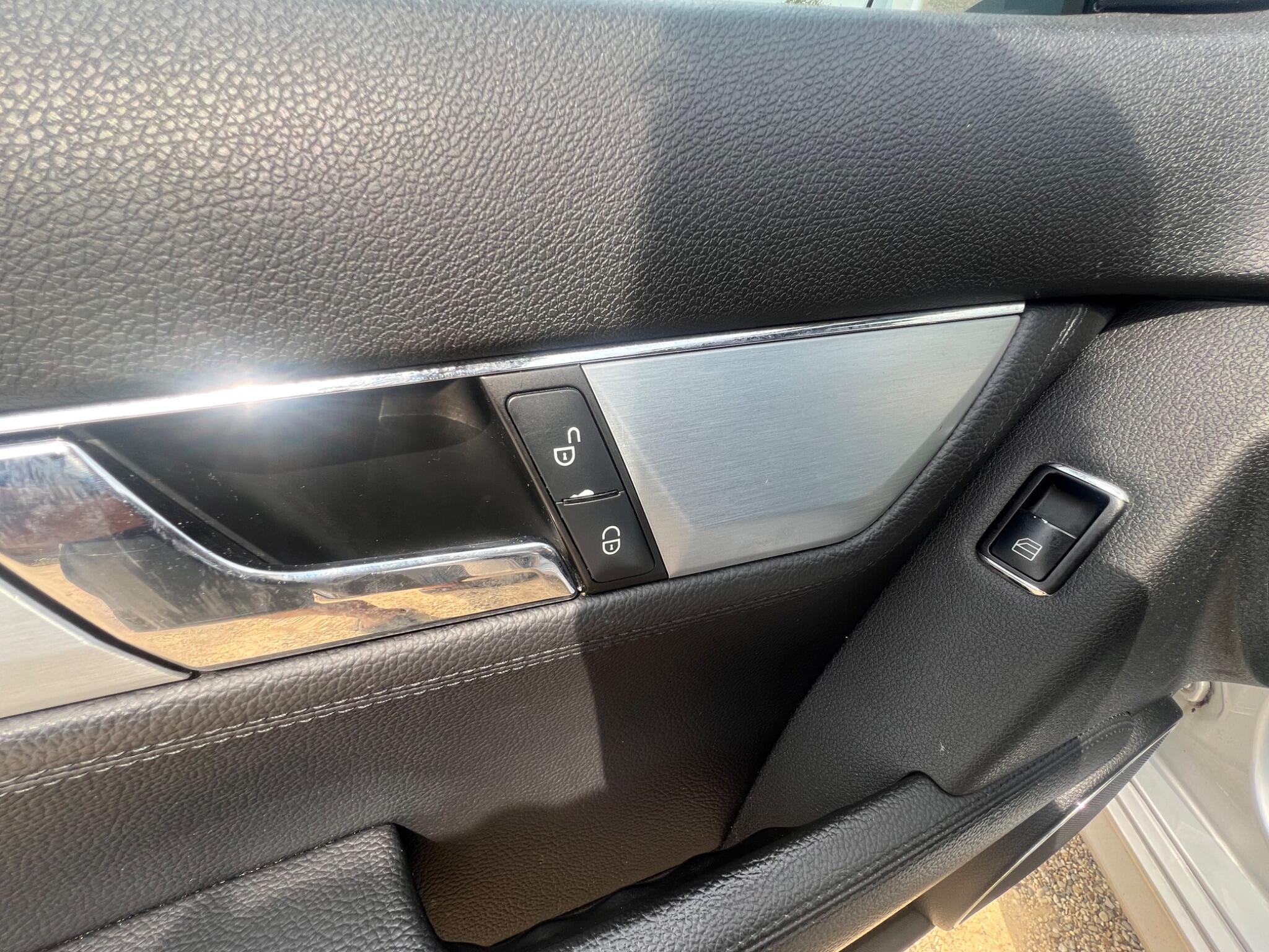 Mercedes-Benz C-Class view 39