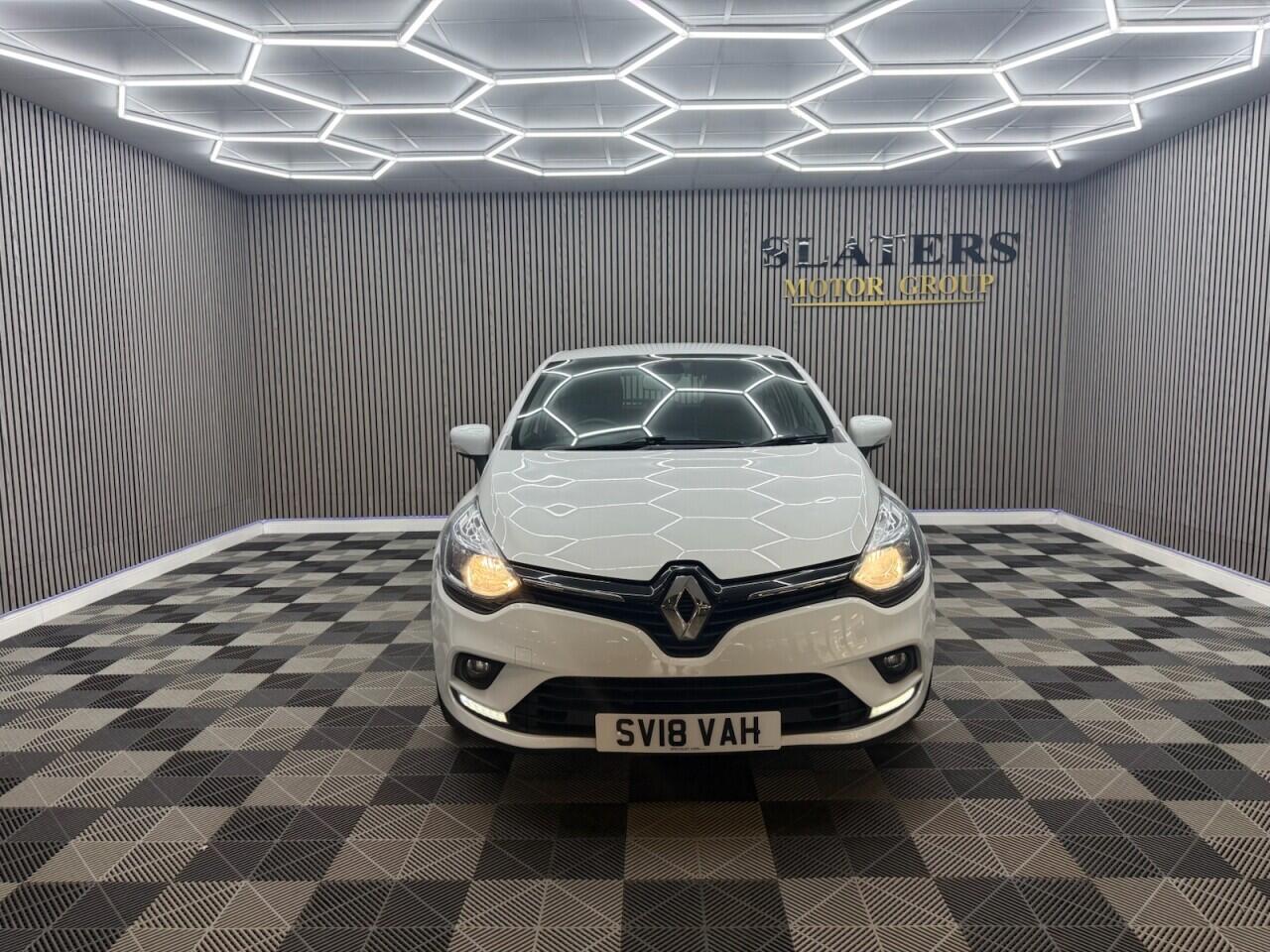Renault Clio view 2