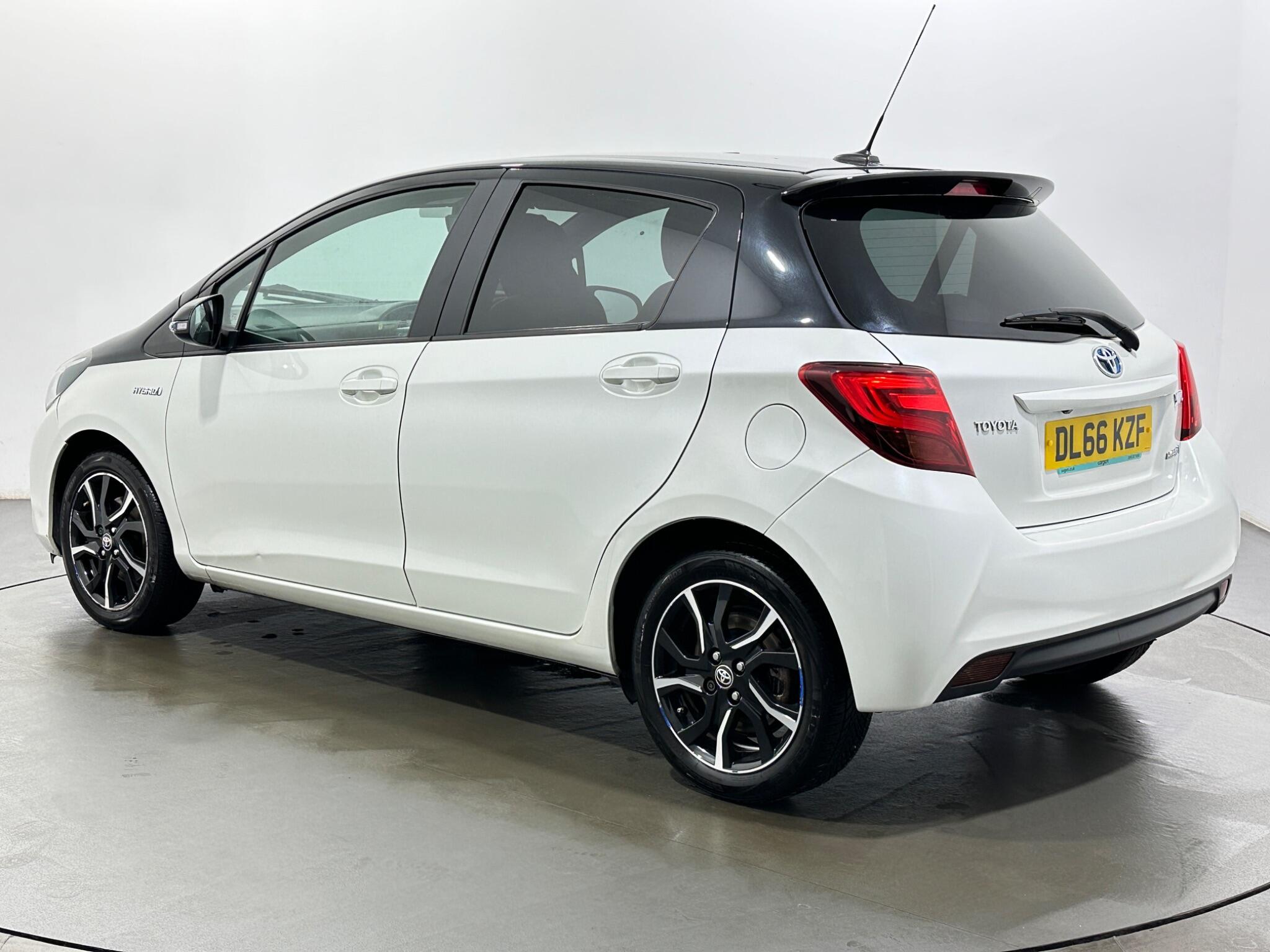 Toyota Yaris view 6
