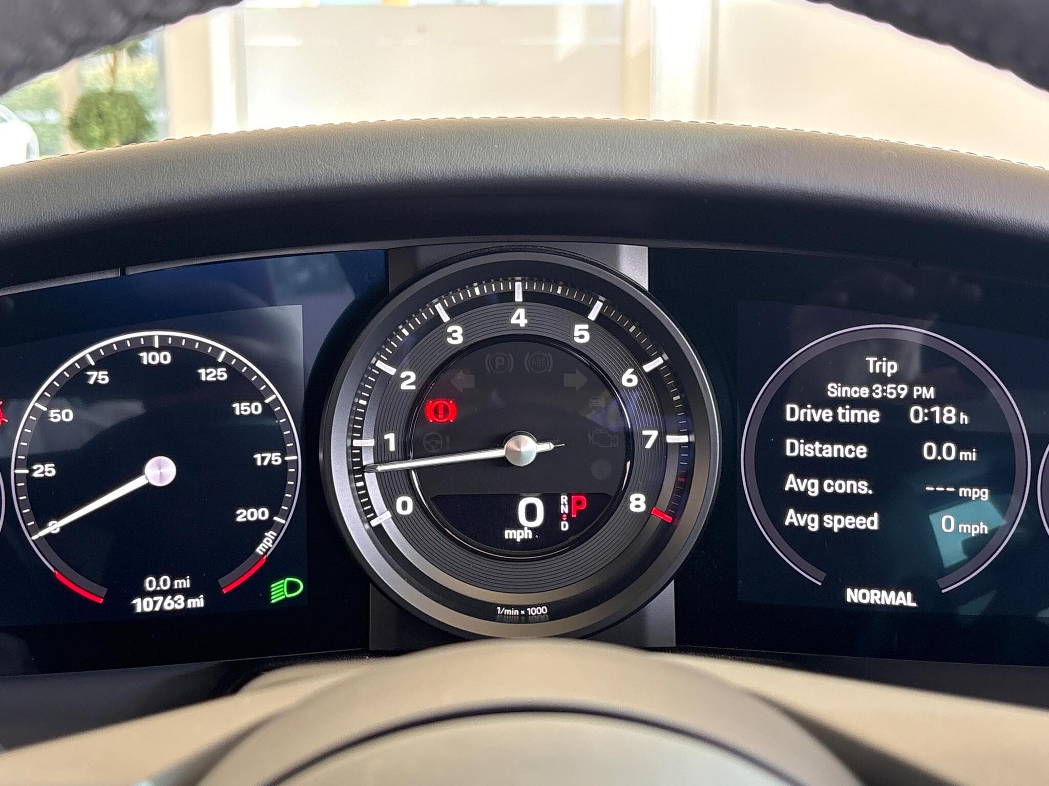 Porsche 911 view 16