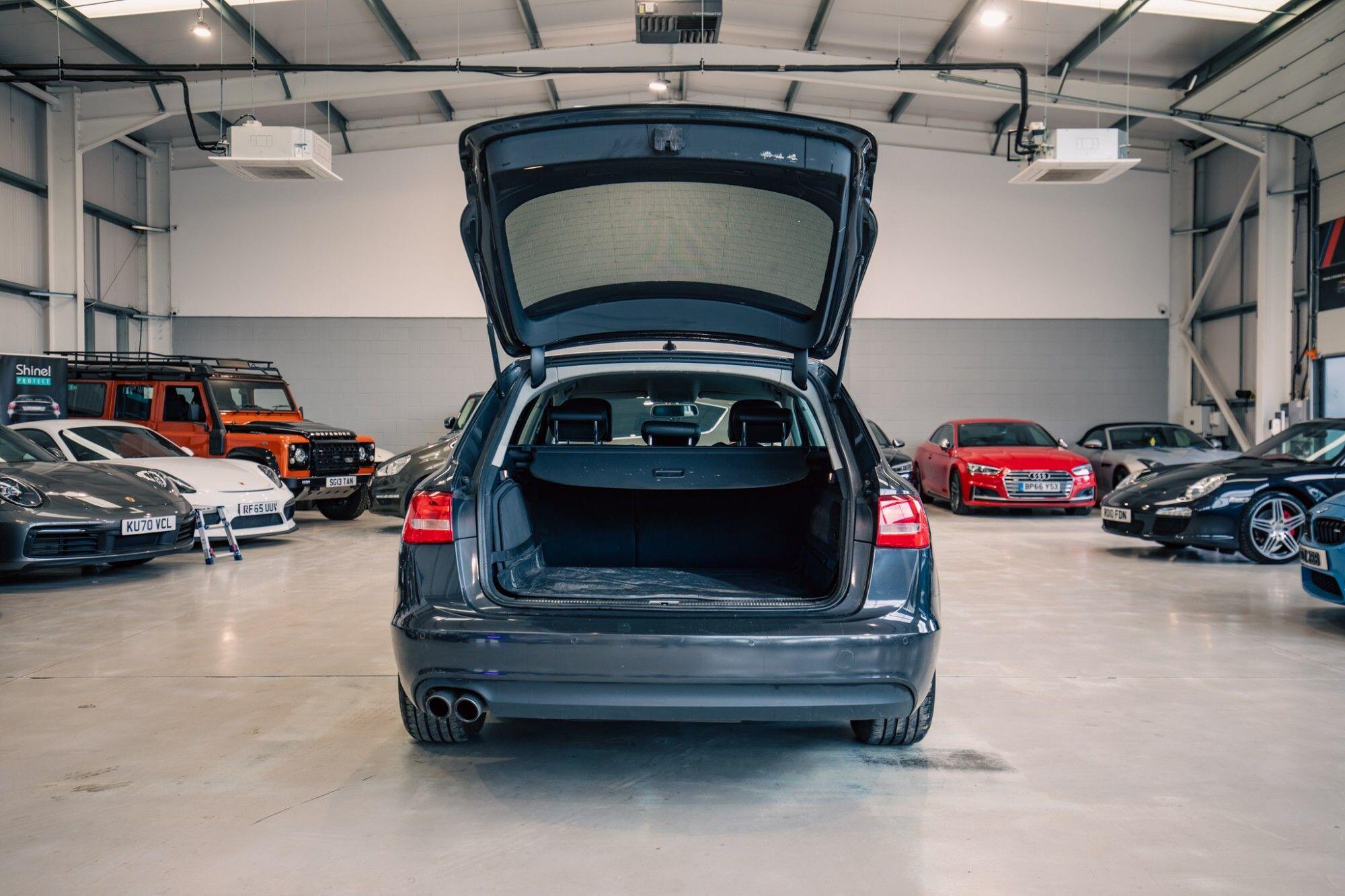 Audi A6 view 32