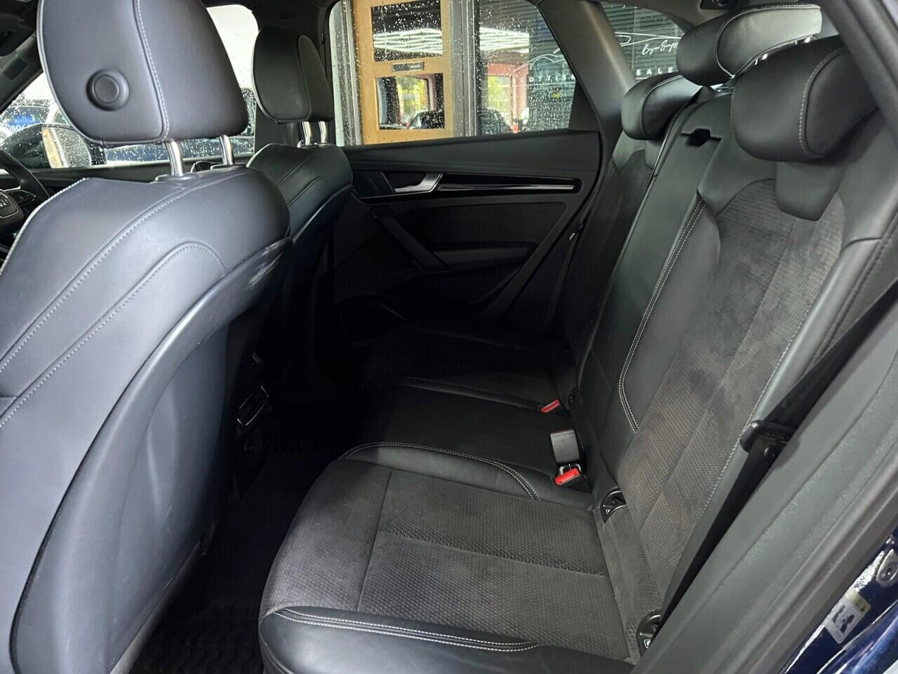 Audi Q5 view 5