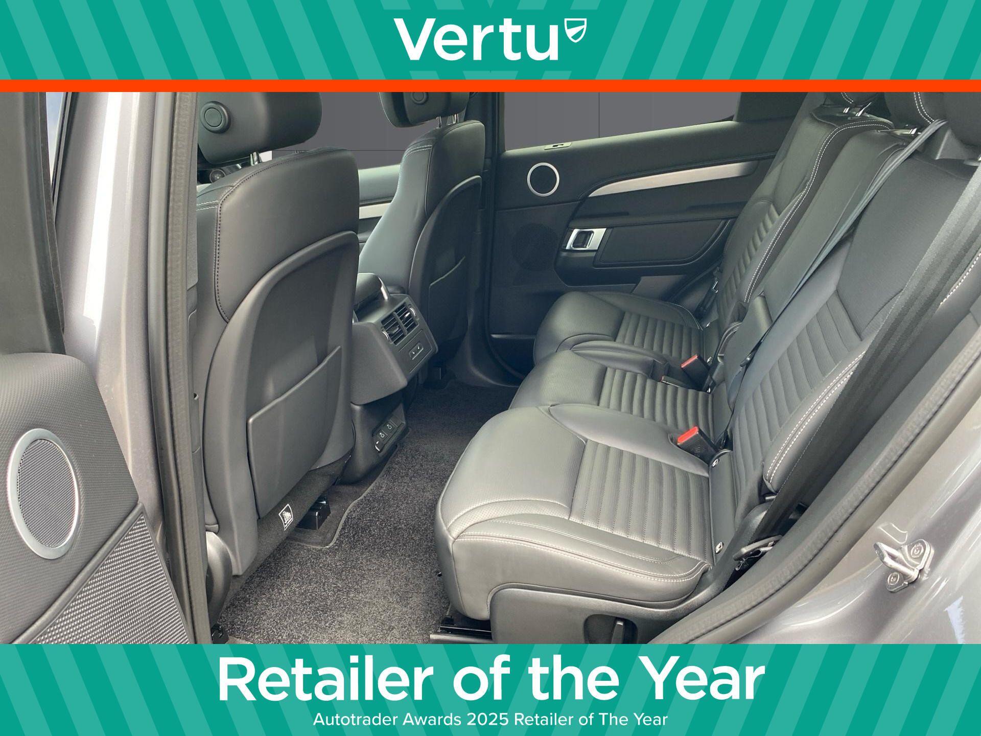 Land Rover Discovery view 4