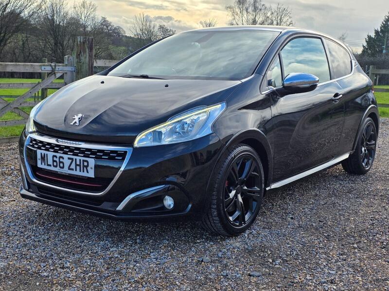 2016 Peugeot 208 image 12