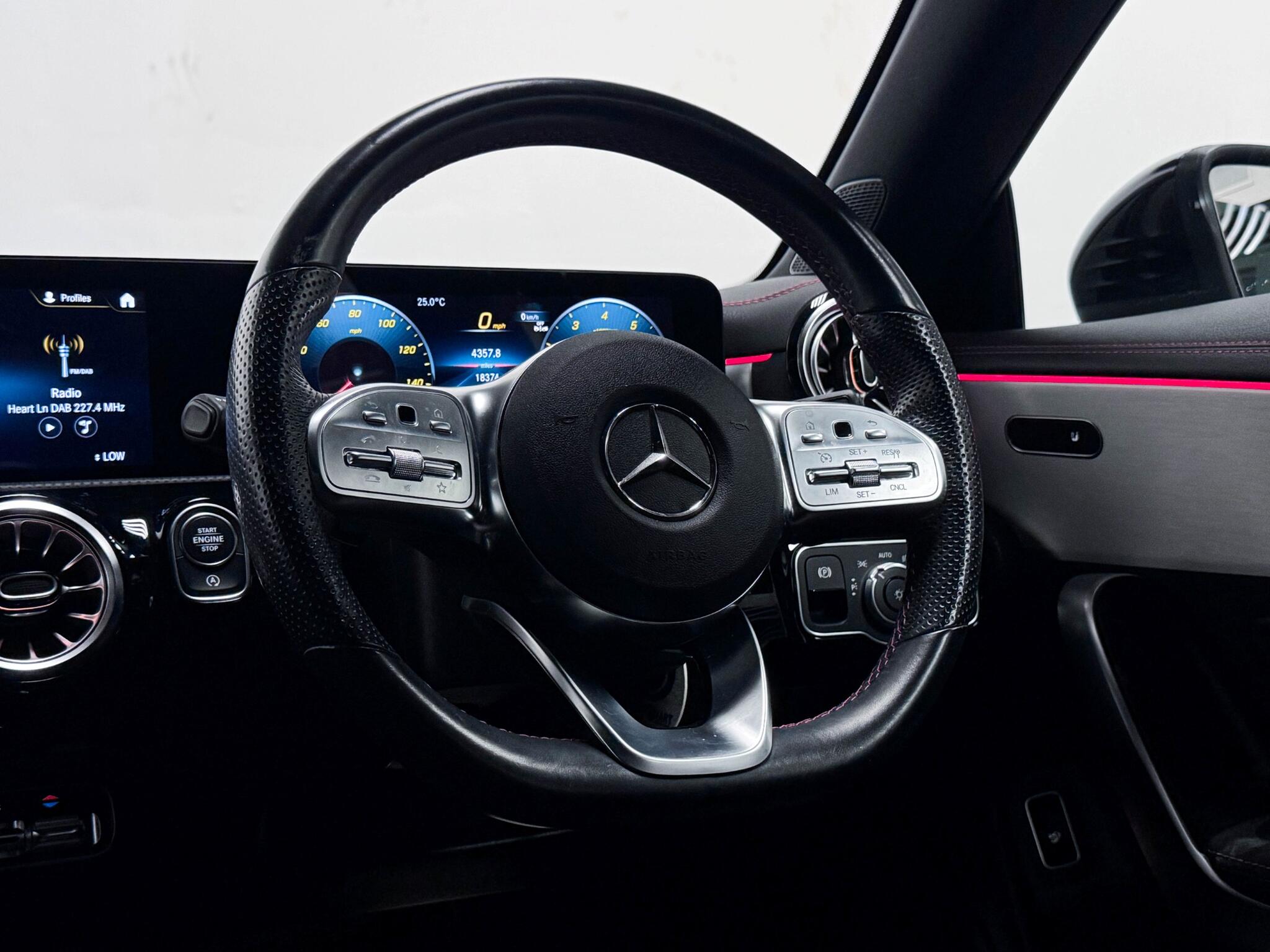 Mercedes-Benz Cla view 31