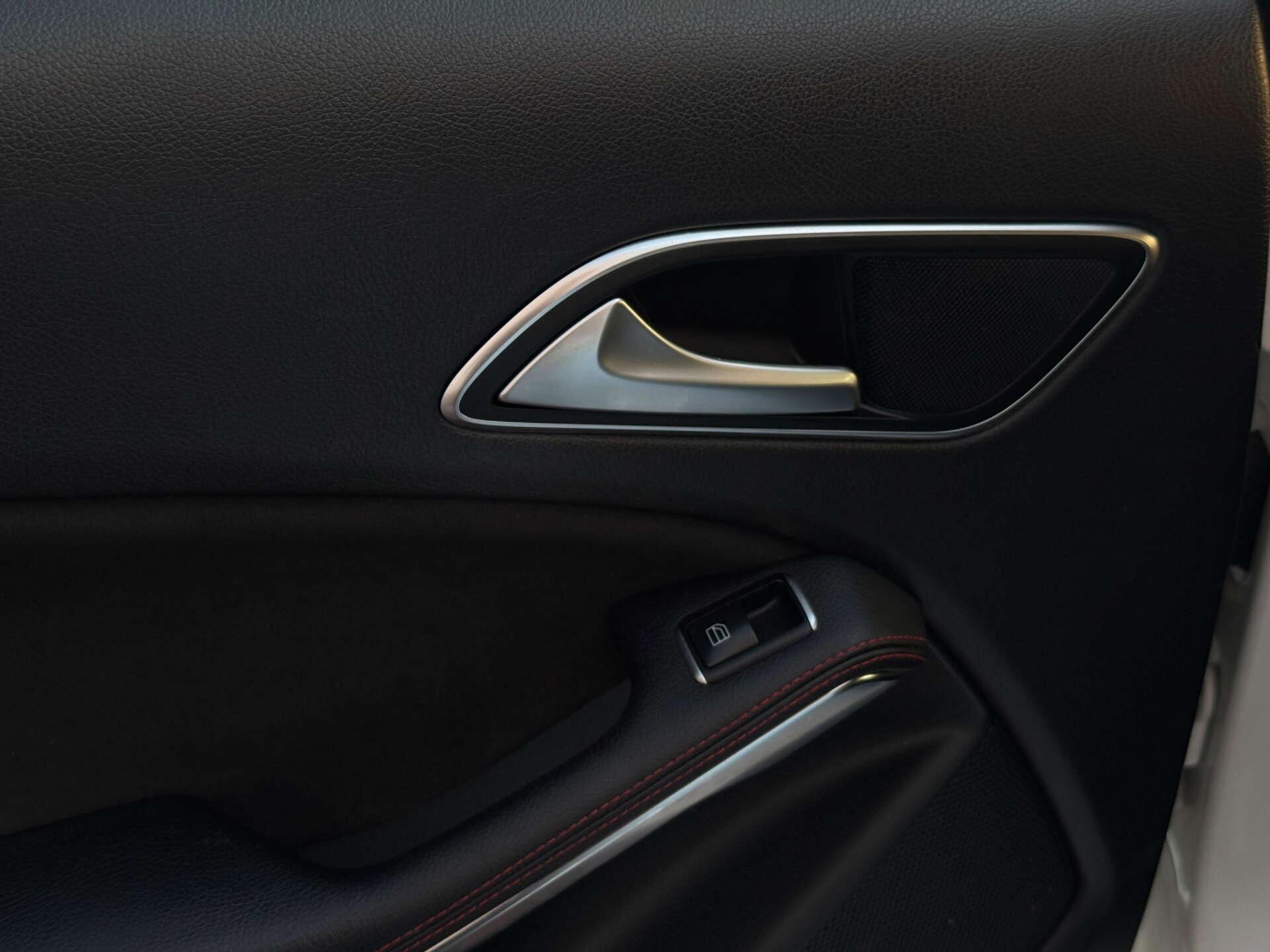 Mercedes-Benz Cla view 36