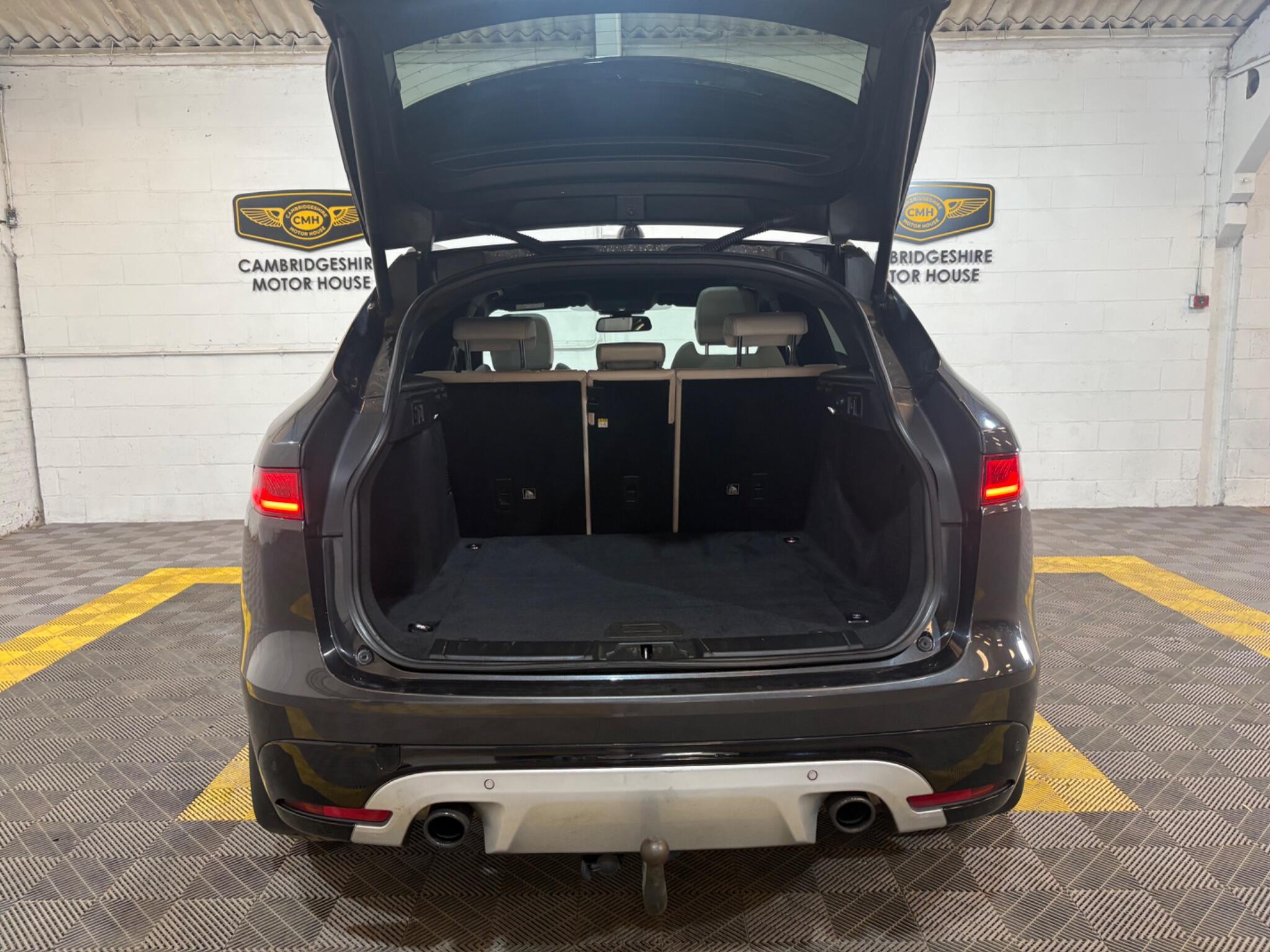 Jaguar F-Pace view 56