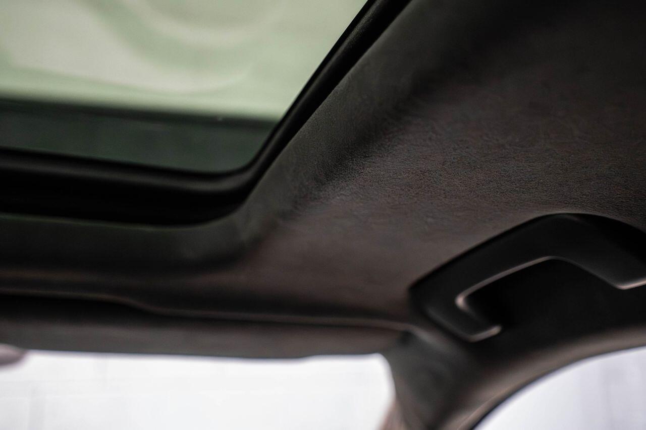 Porsche Macan view 21