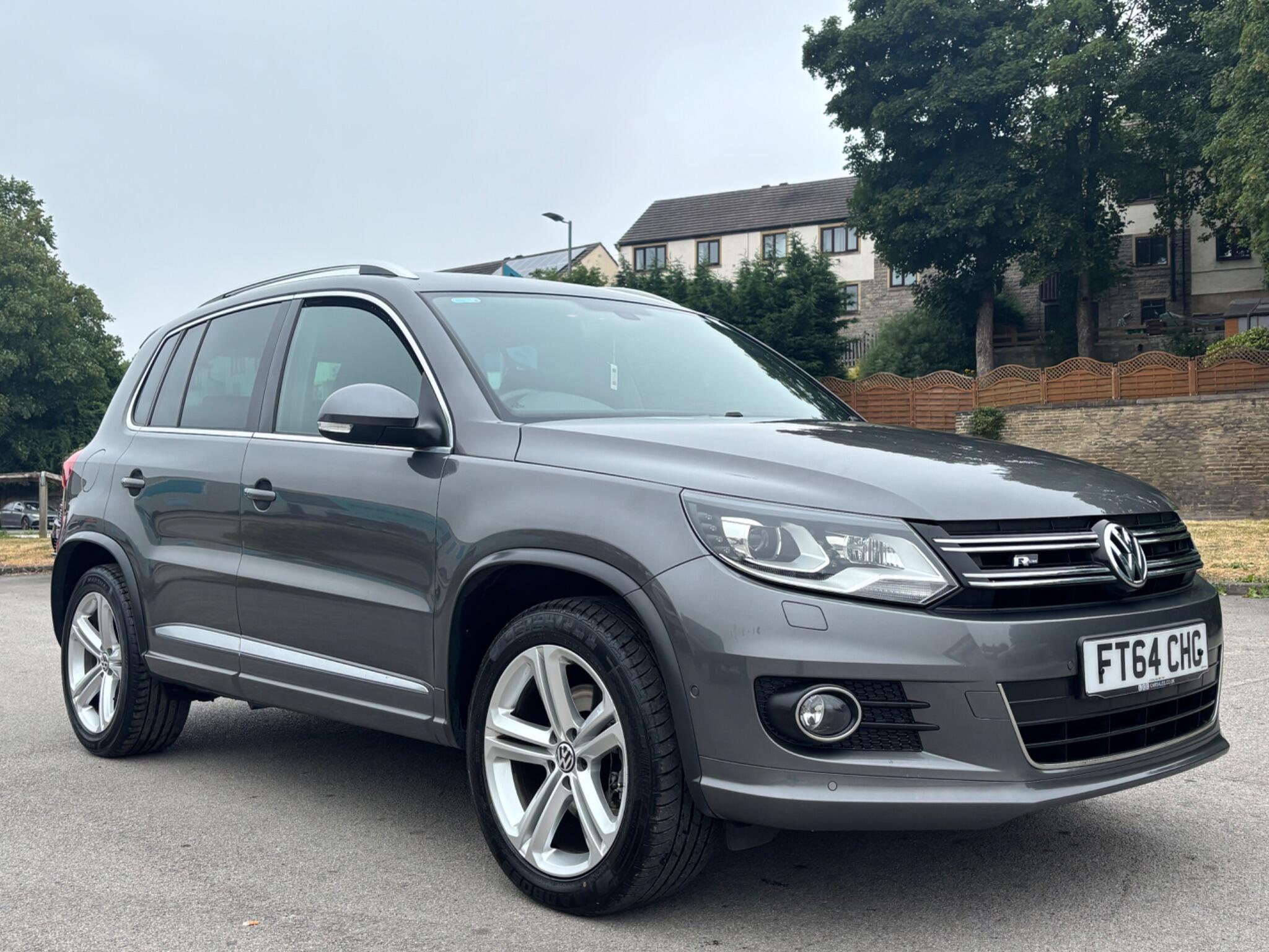 Volkswagen Tiguan view 3