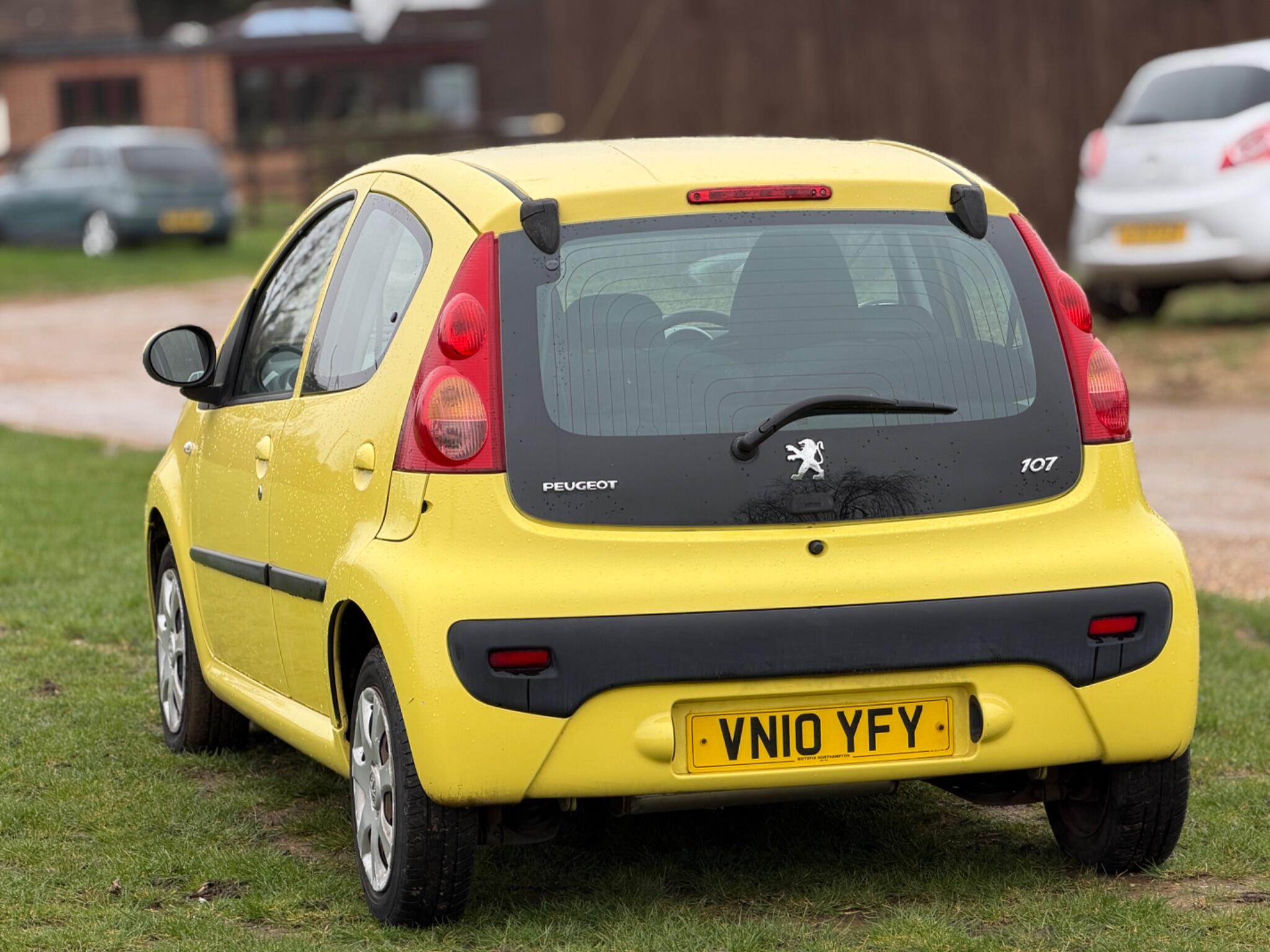 2010 Peugeot 107 1.0 12V Urban Euro 4 5dr image 10