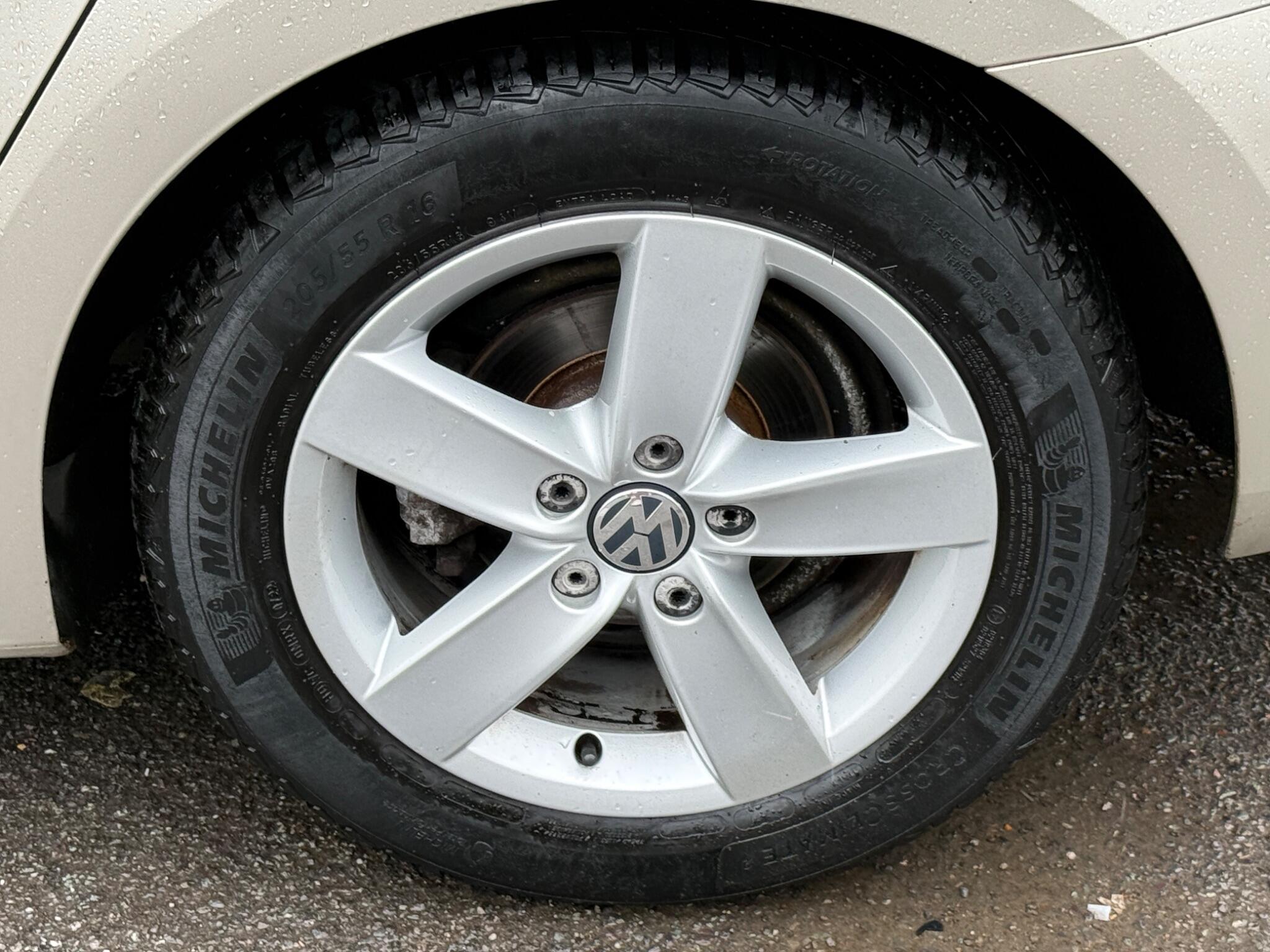 Volkswagen Jetta - Image 26