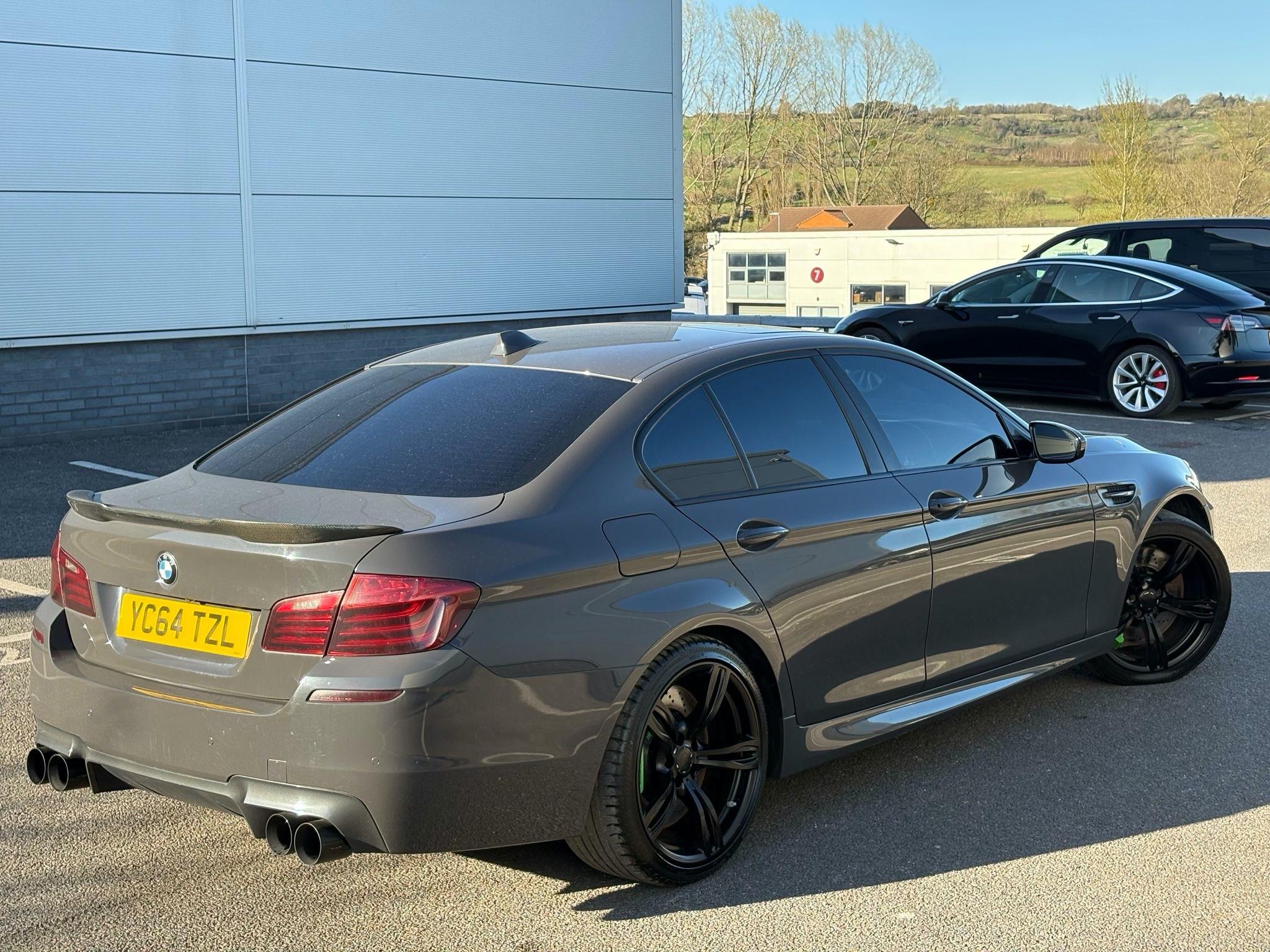 BMW M5 view 26