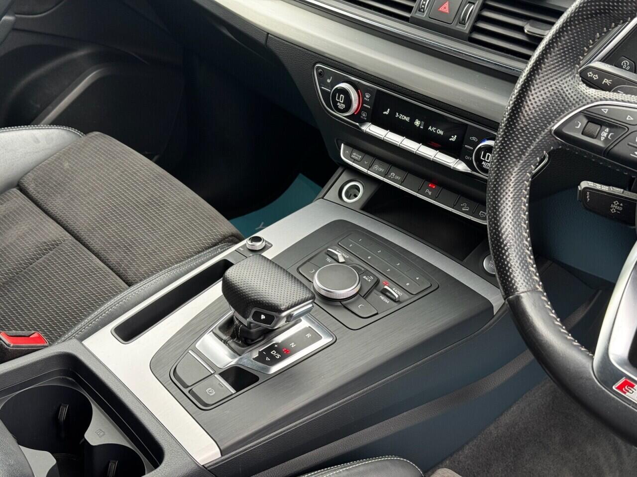 Audi Q5 view 36