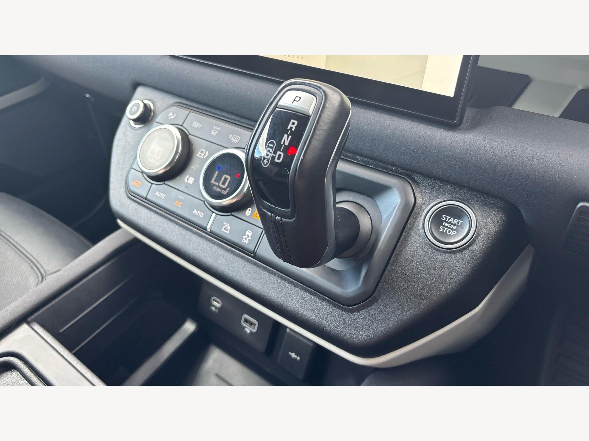 Land Rover Defender view 16