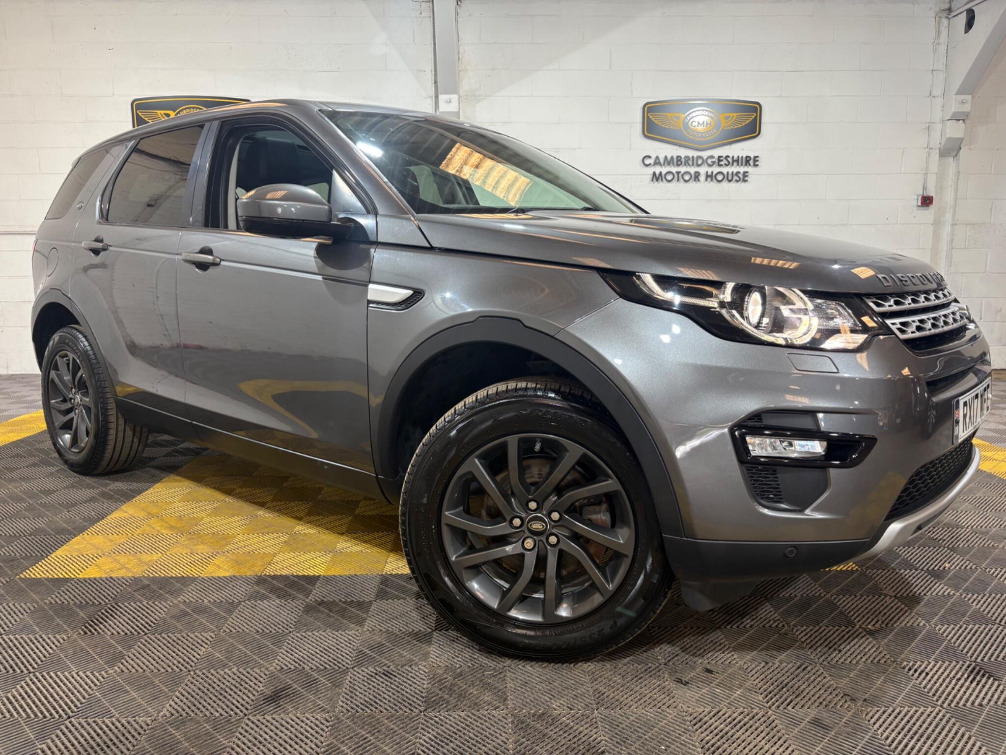 Land Rover Discovery Sport main image