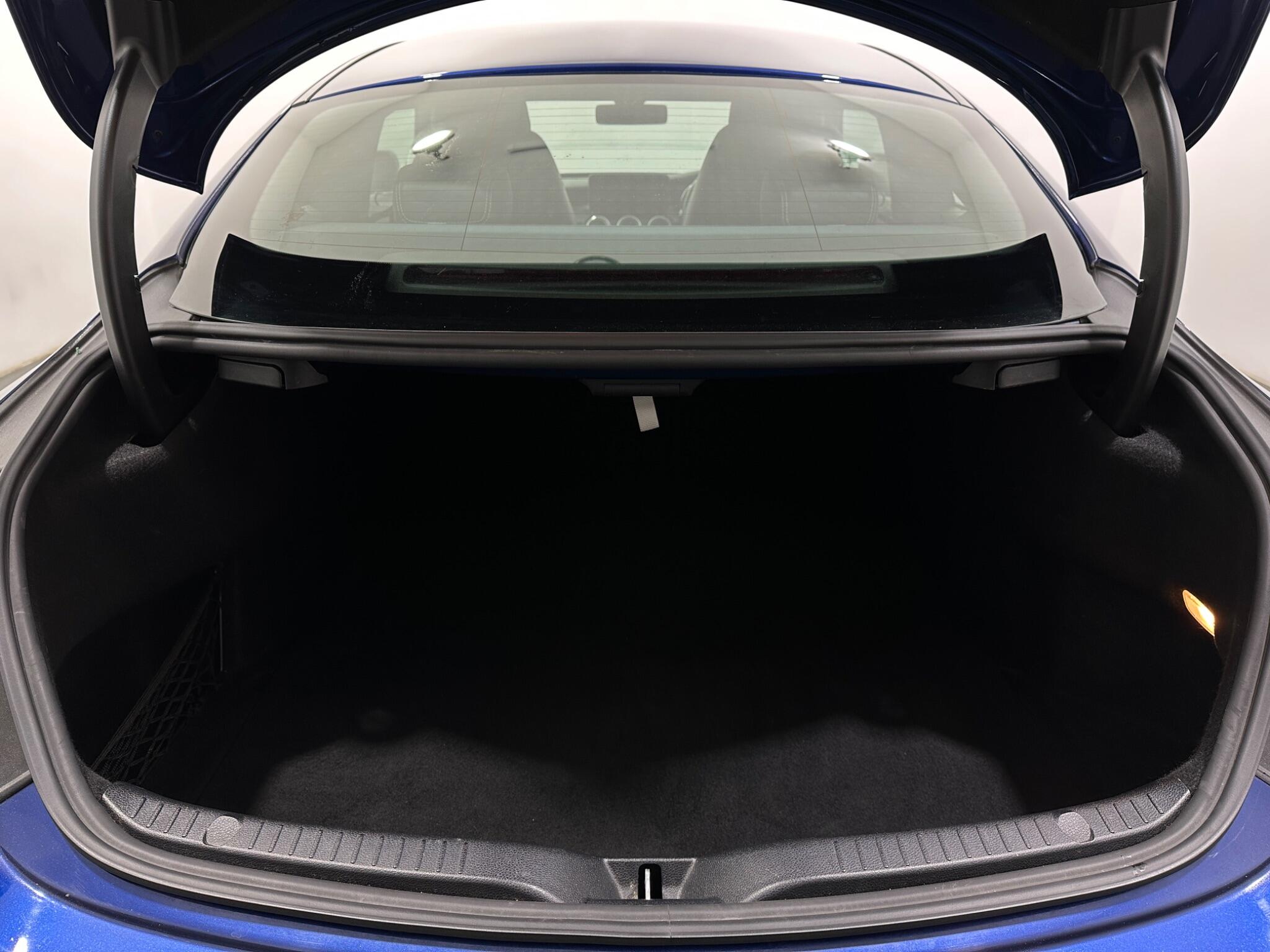 Mercedes-Benz C-Class view 44