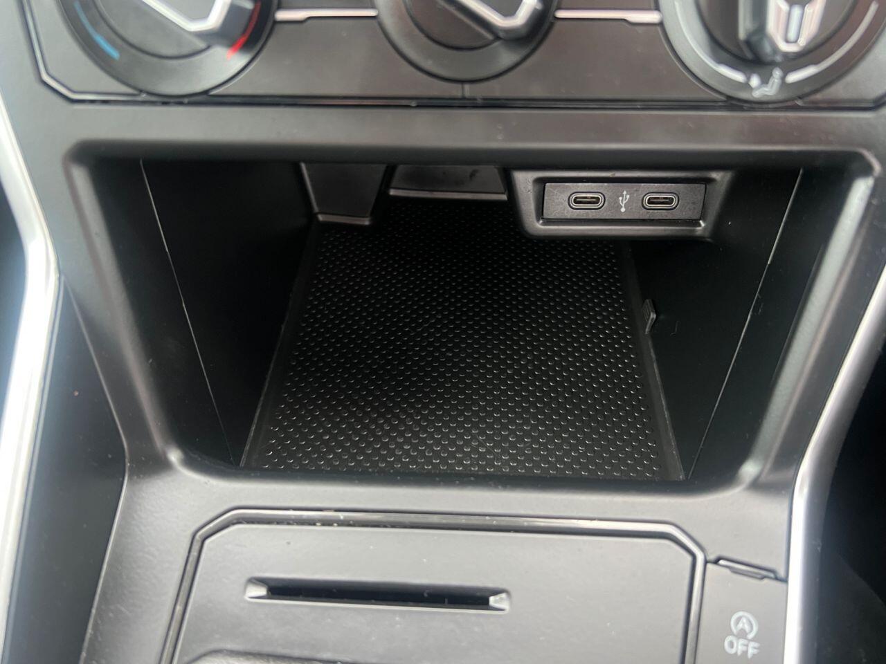Volkswagen Polo view 23