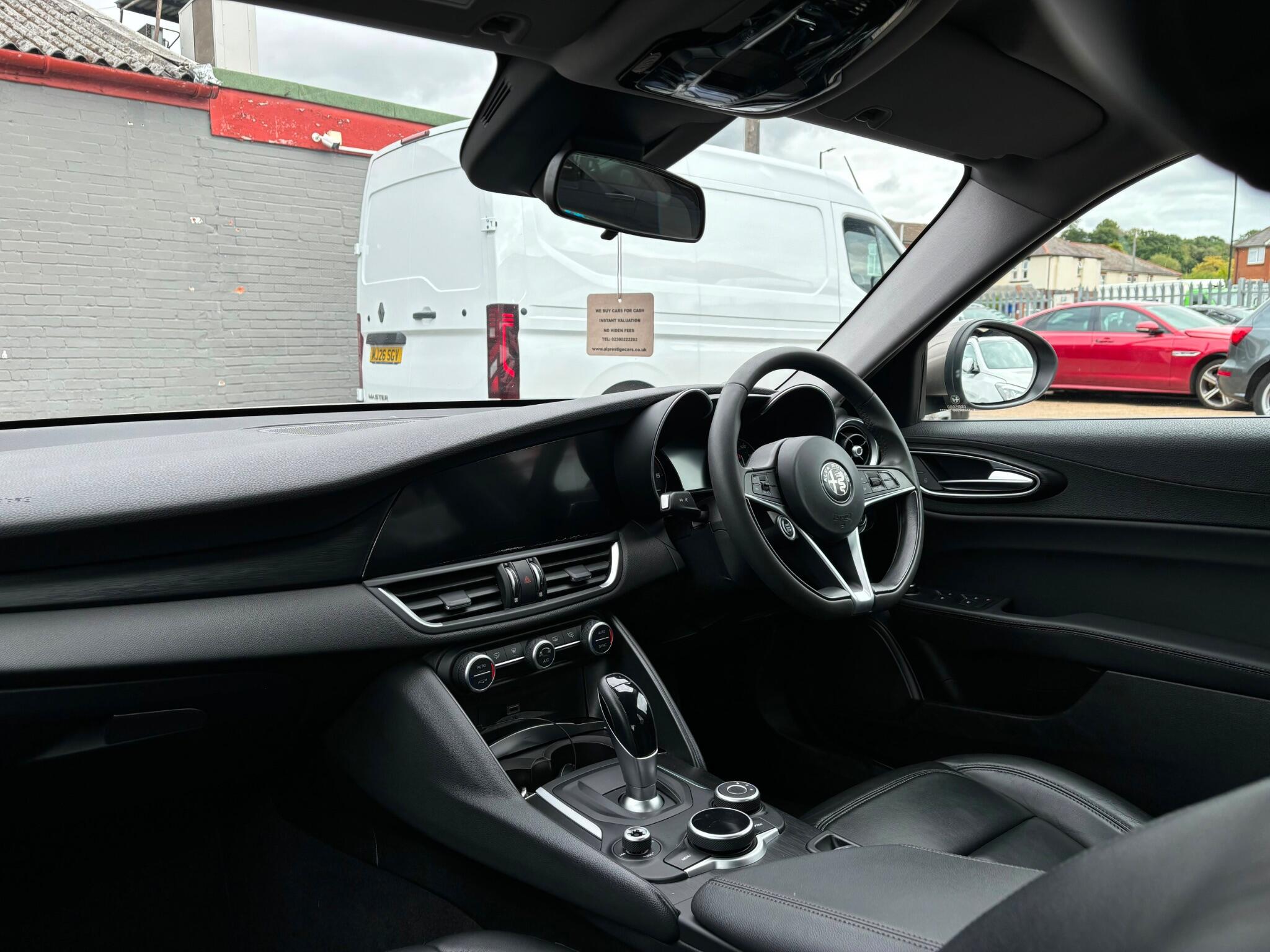 Alfa Romeo Giulia view 5