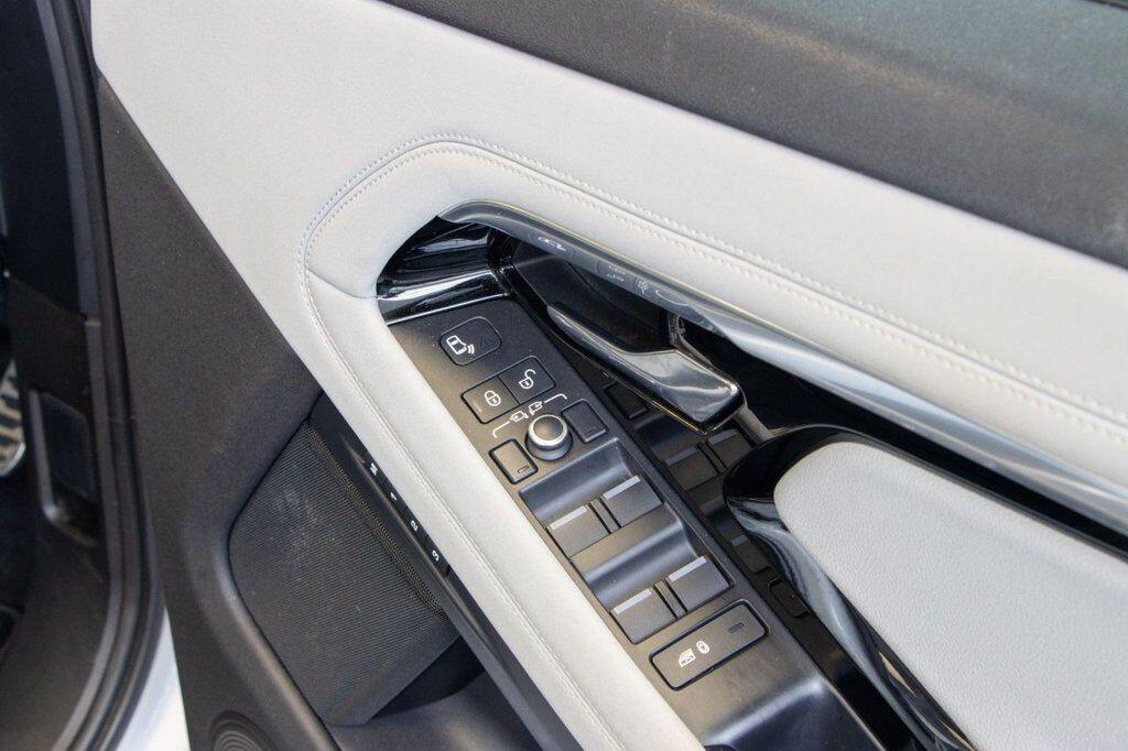 Land Rover Range Rover Evoque view 20