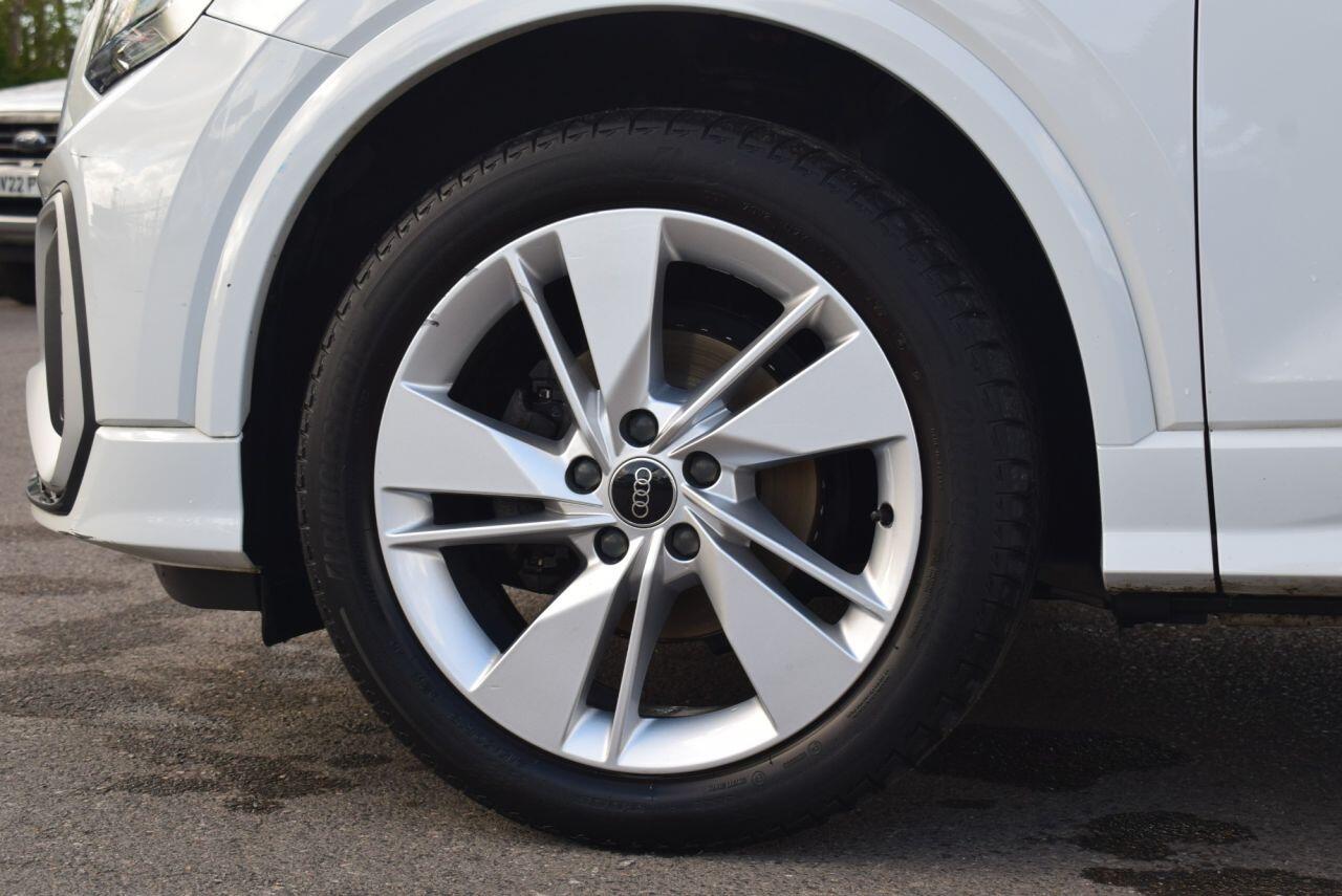 Audi Q2 view 15