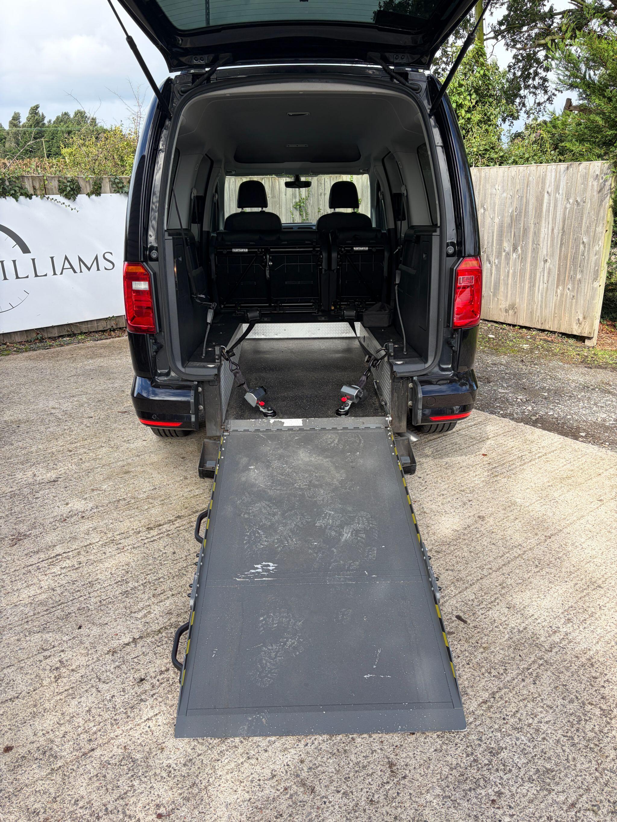 Volkswagen Caddy Maxi Life view 23