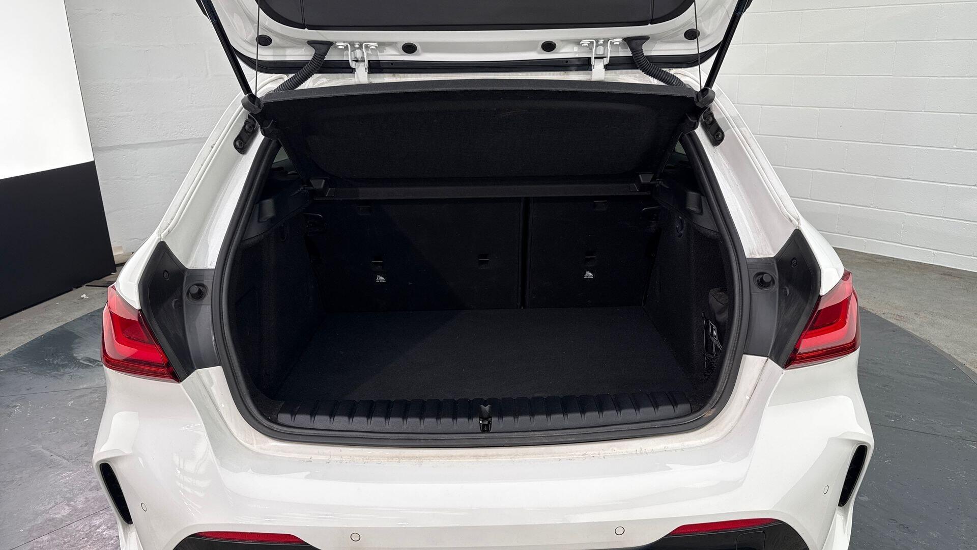 BMW 1 Series view 13