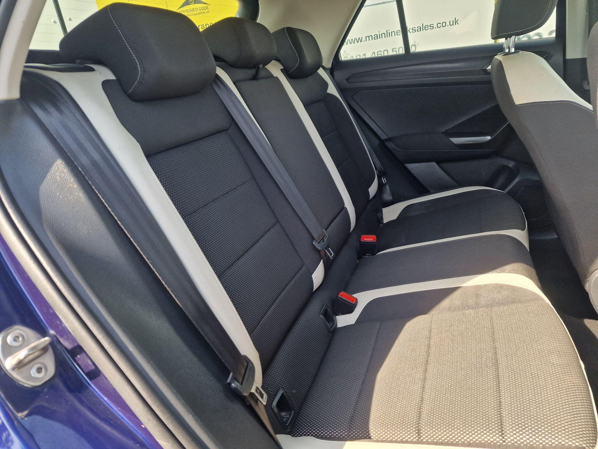 Volkswagen T-Roc view 44