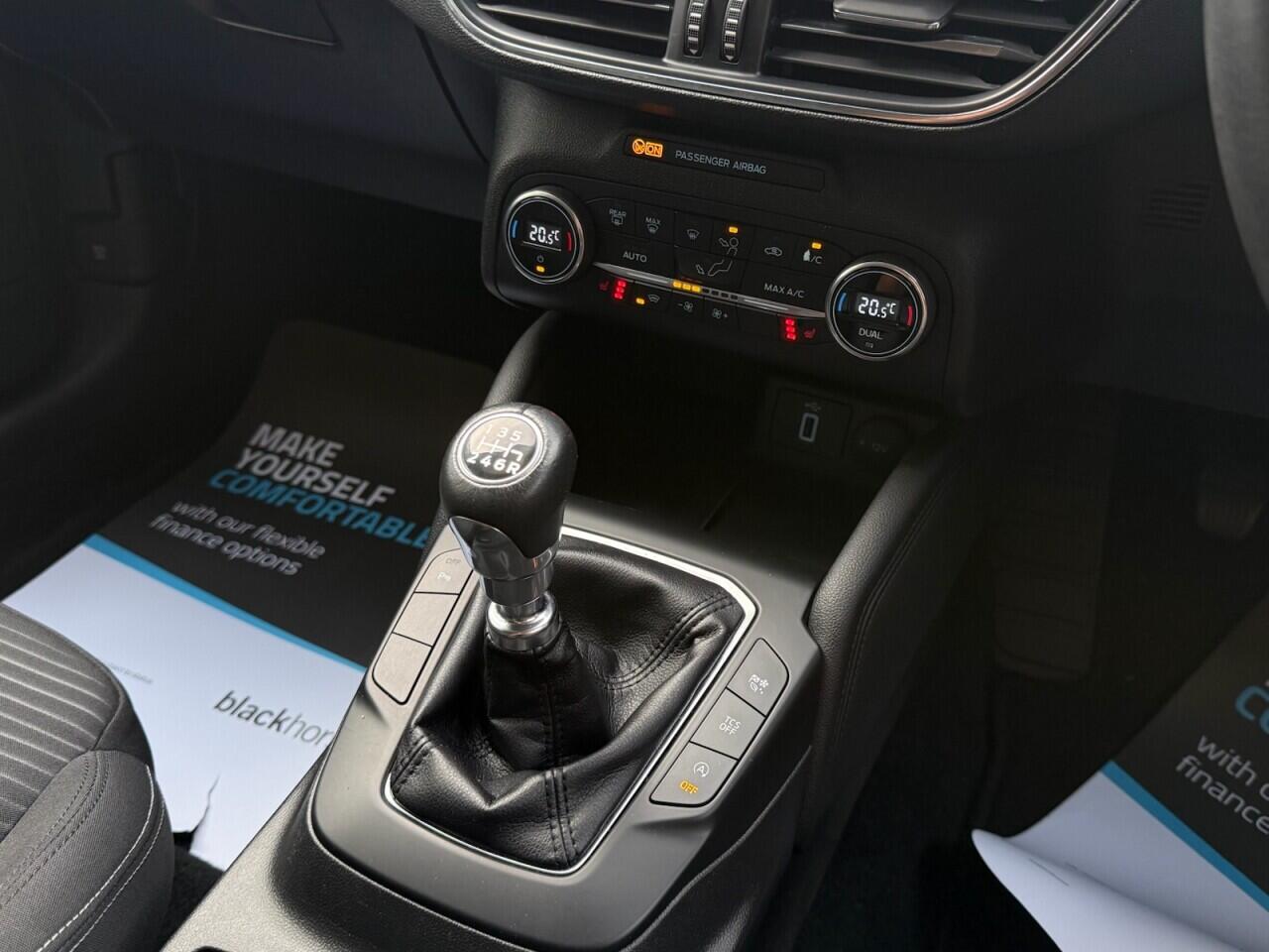 Ford Focus view 23