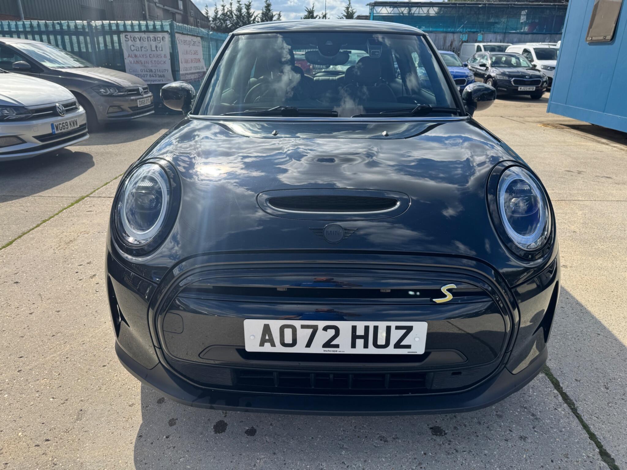 Mini Hatch view 6
