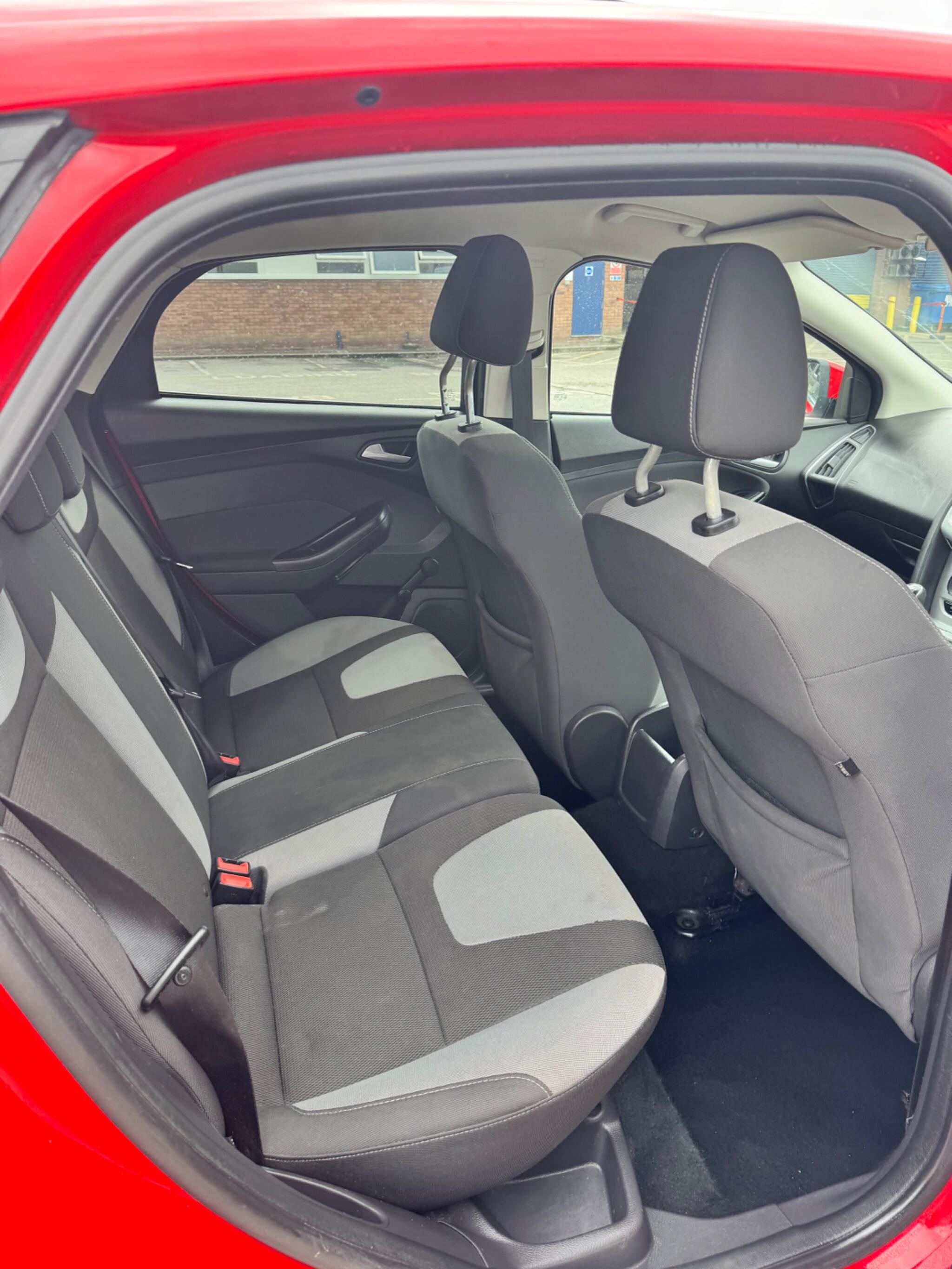 Ford Focus view 30