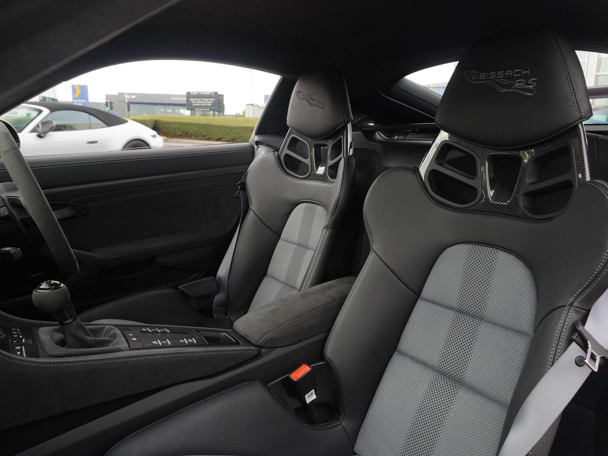 Porsche Cayman view 12