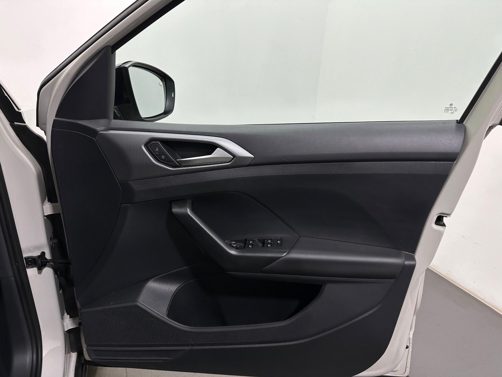Volkswagen T-Cross view 34