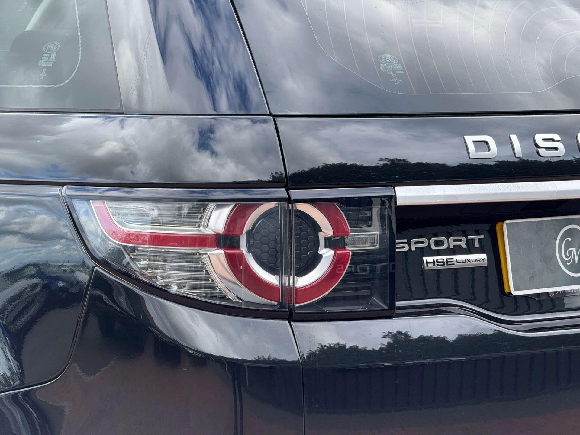 Land Rover Discovery Sport view 27