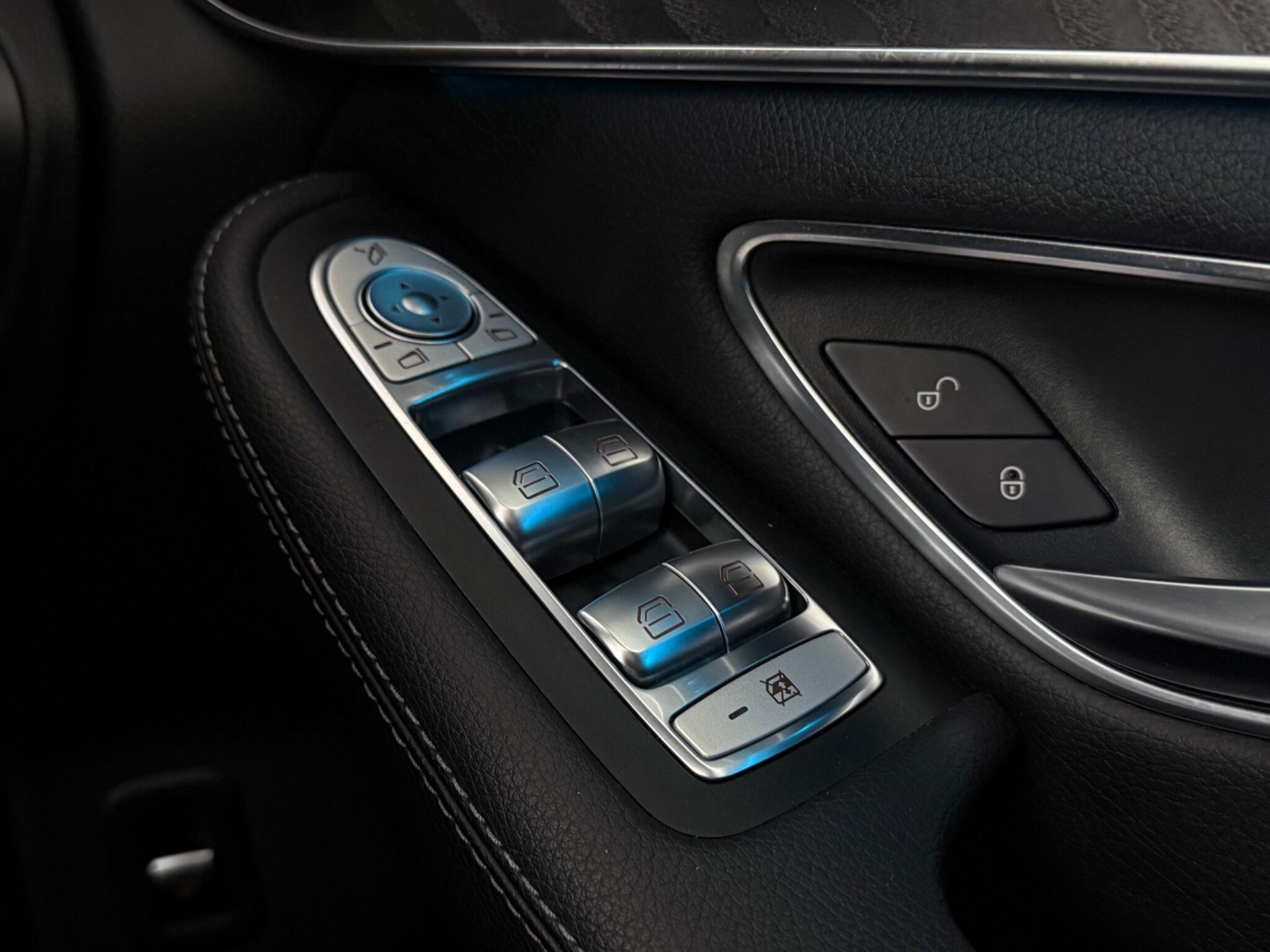 Mercedes-Benz GLC view 18