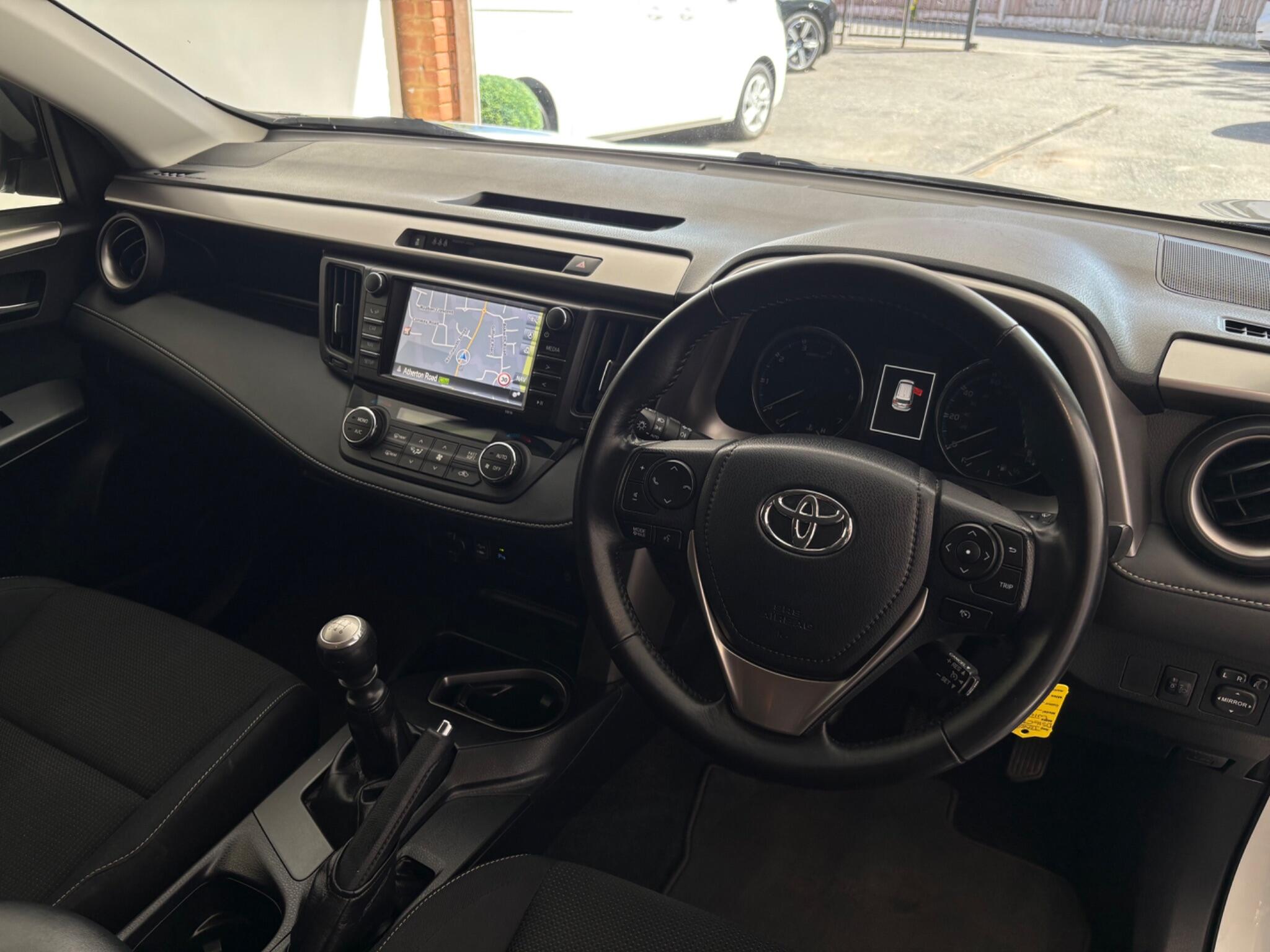 Toyota RAV4 view 8
