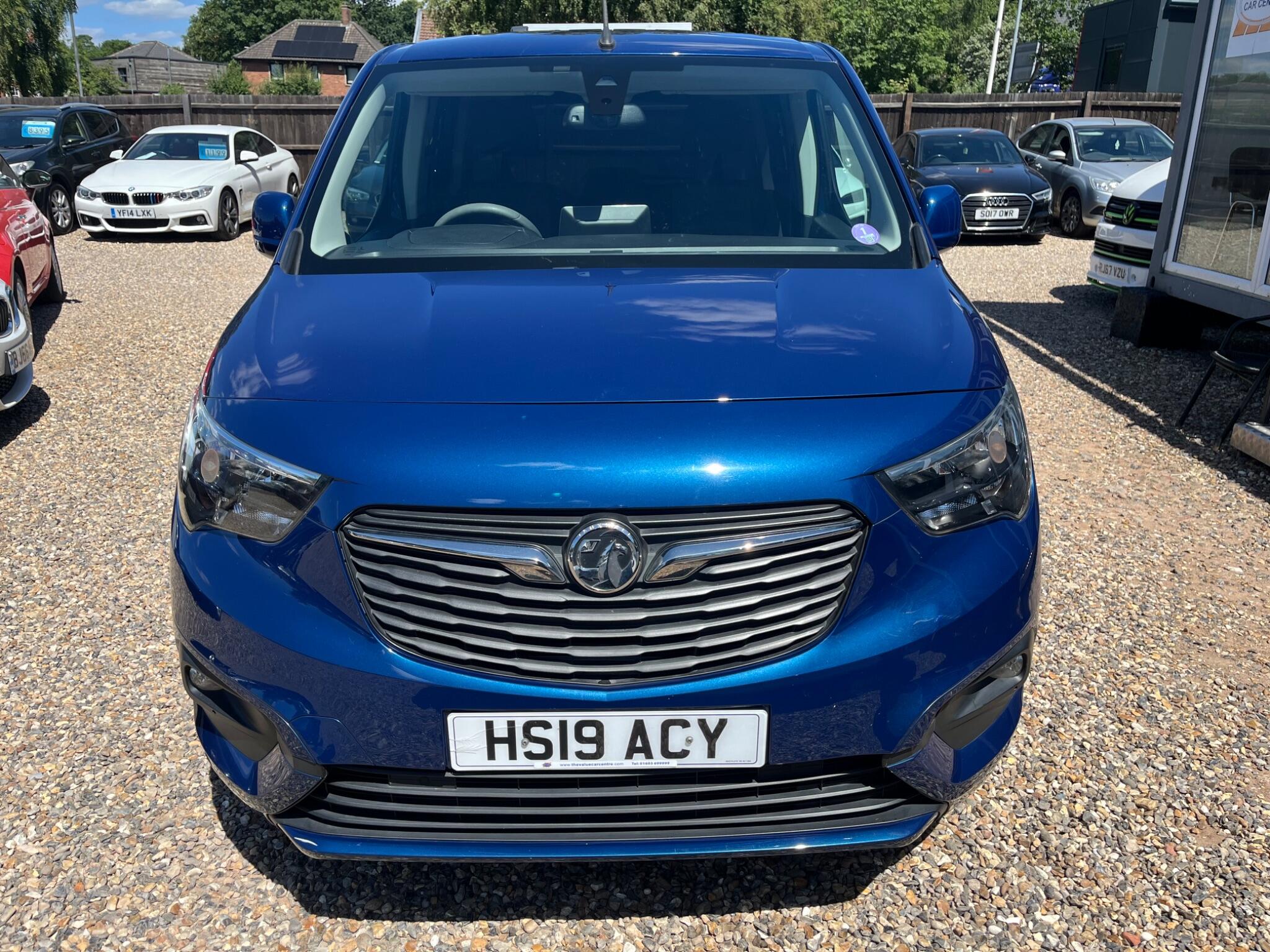 Vauxhall Combo Life view 2