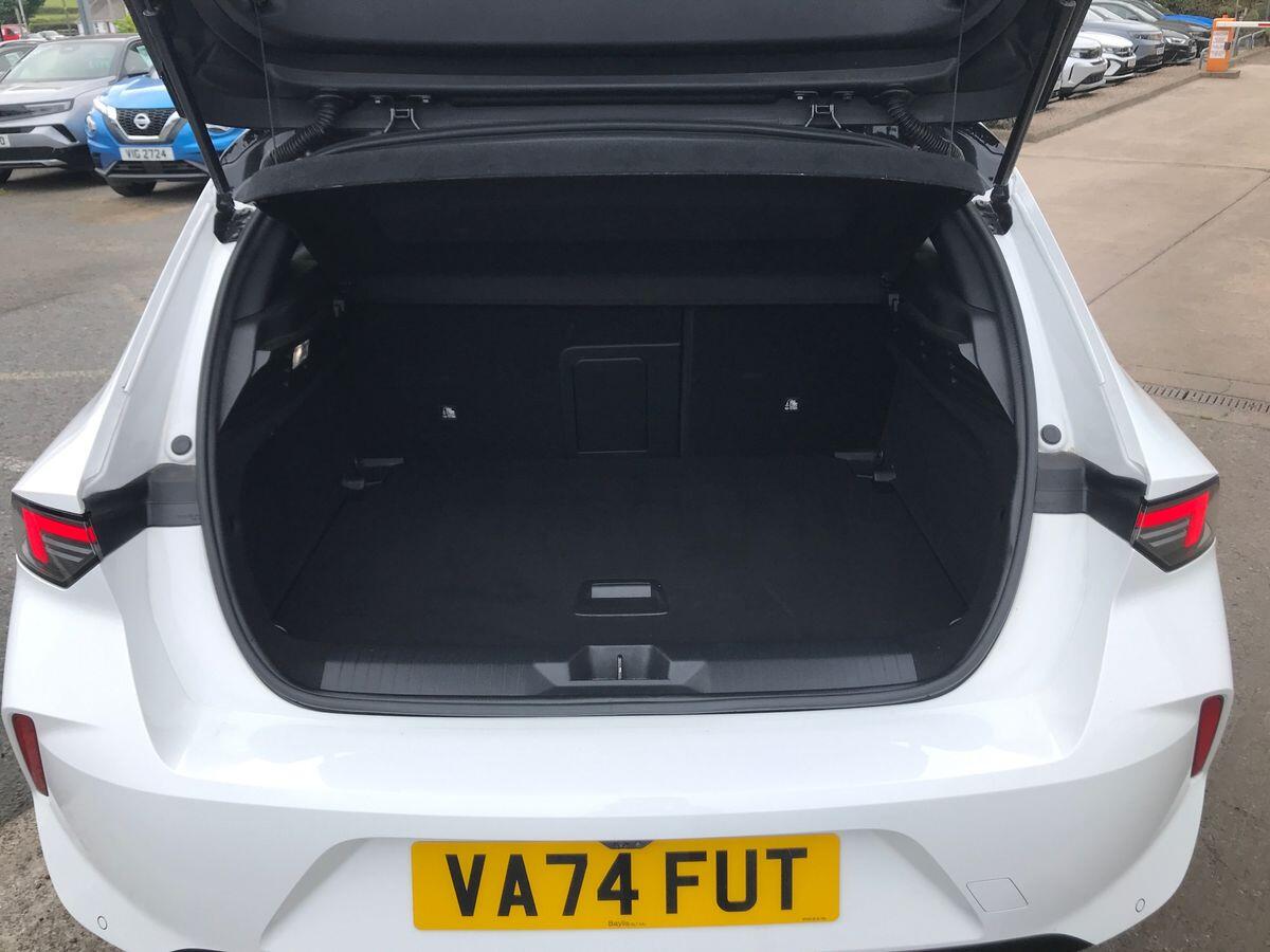 Vauxhall Astra view 8