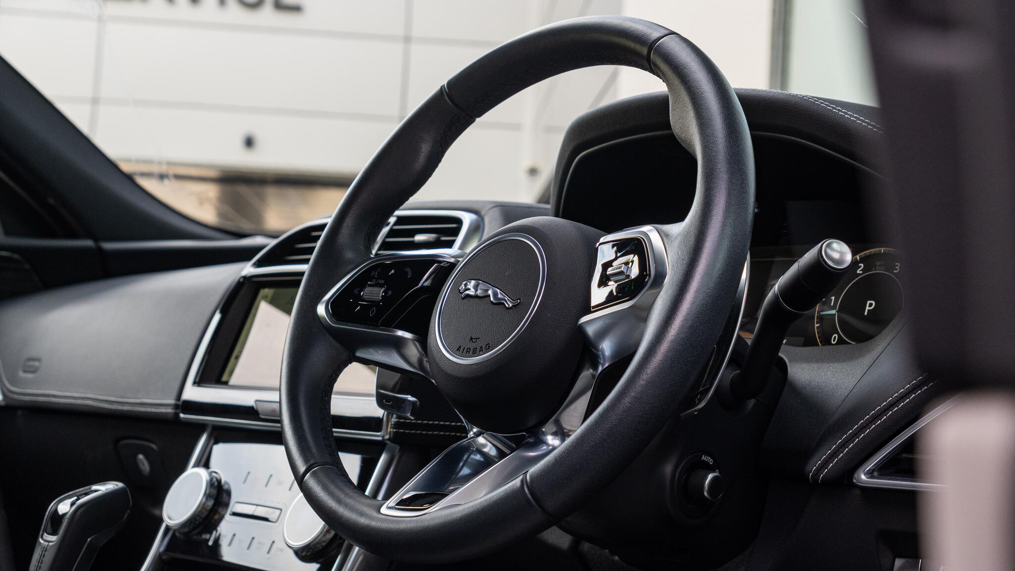 Jaguar Xe view 65