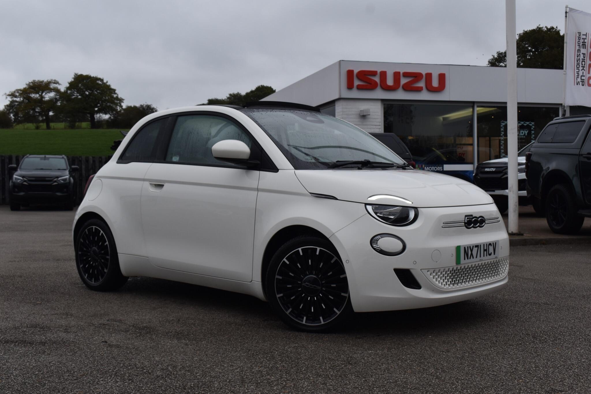 500e C - 42kWh Icon Auto 2dr - Image 3