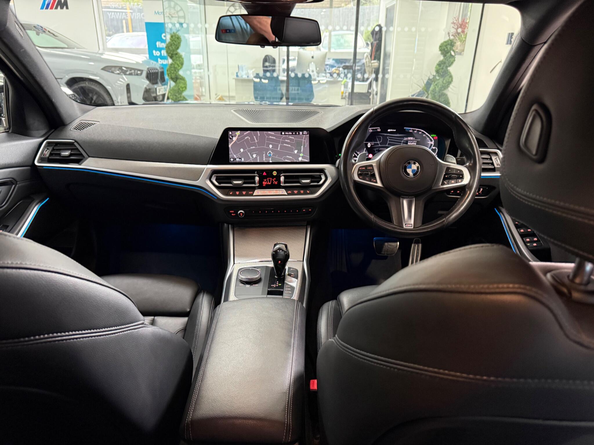 BMW 3 Series view 19