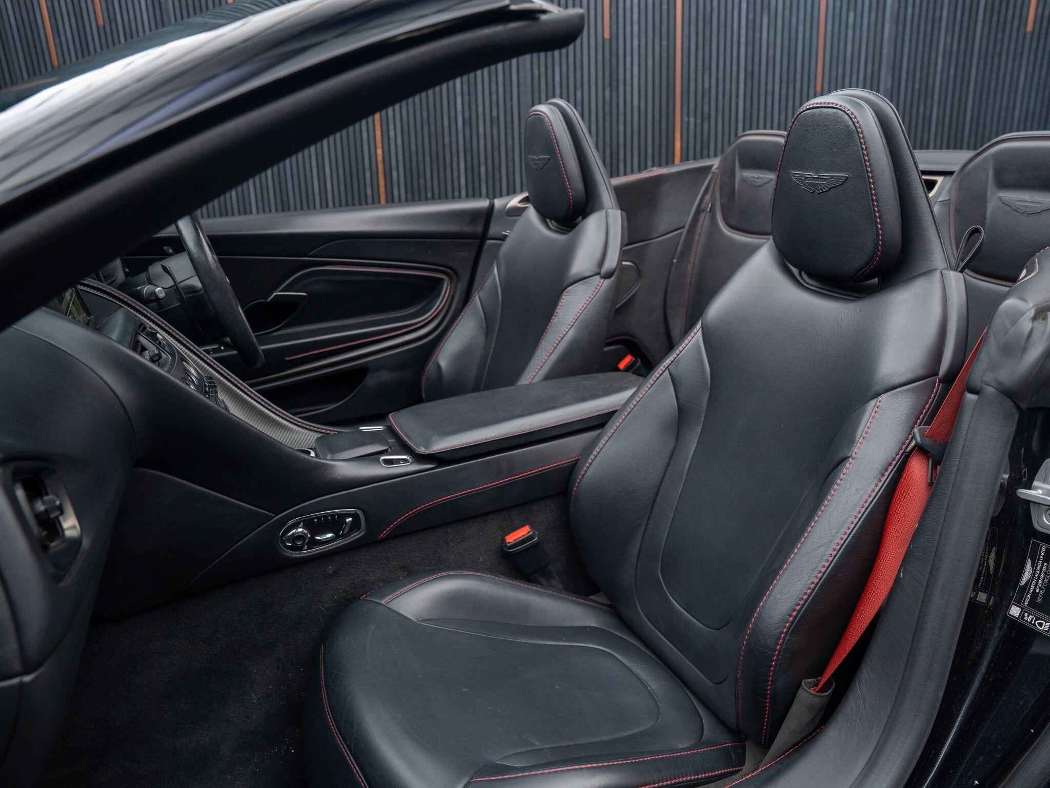 Aston Martin DB11 view 30