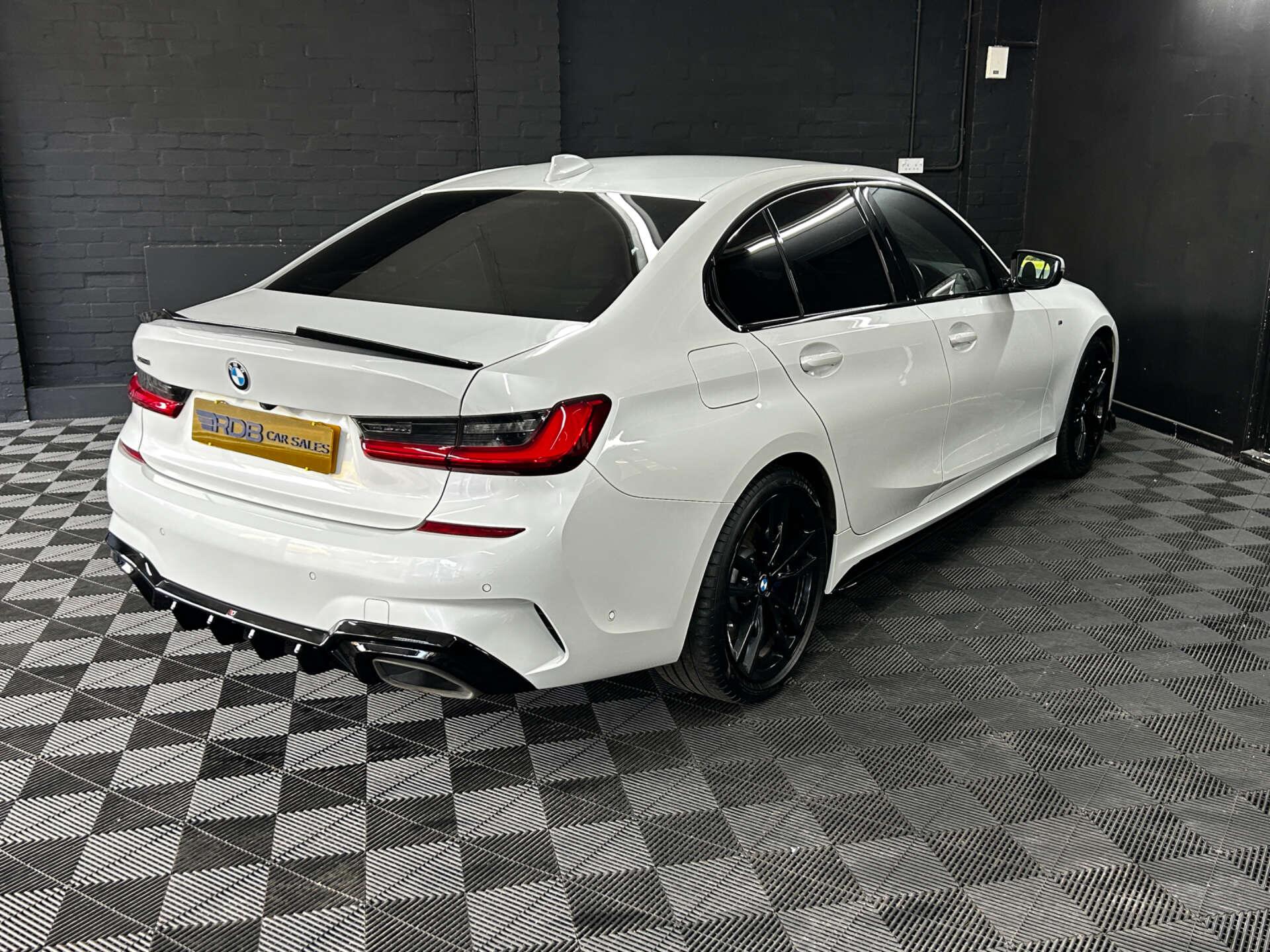 BMW 3 Series view 21